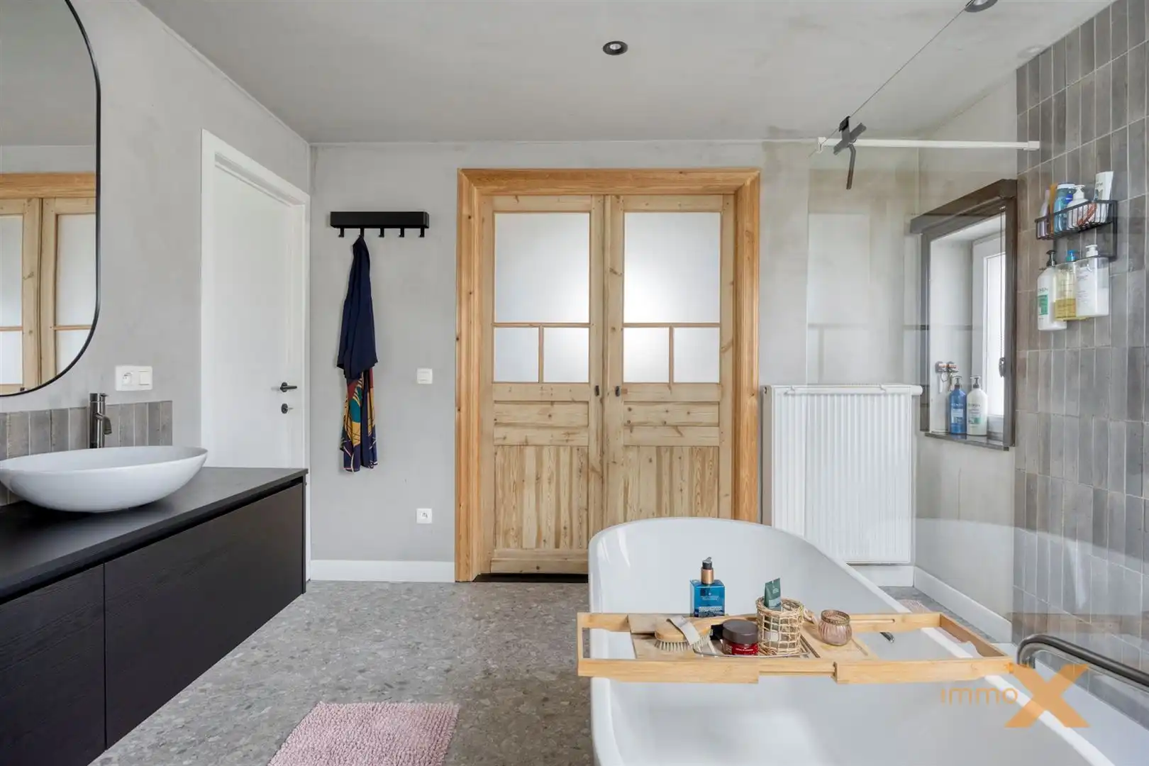 INSTAPKLARE HOEVEWONING MET STALLINGEN EN WEIDEN foto 24