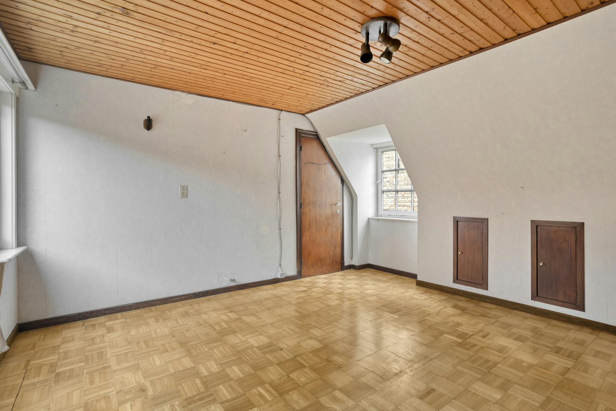 Hoekhuis te koop in centrum Brugge  foto 11