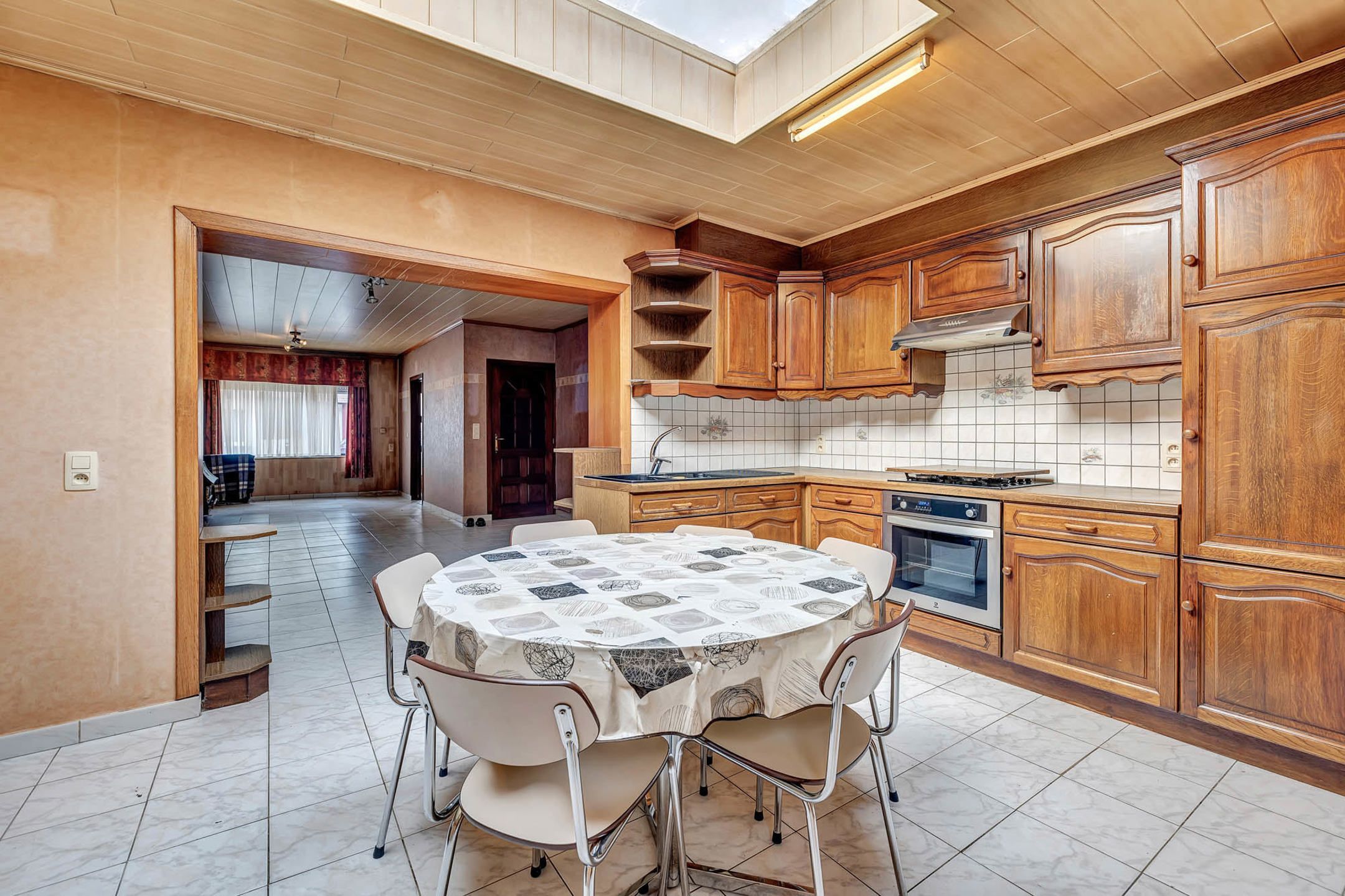 Te renoveren woning op toplocatie in het centrum van Aalst foto 3