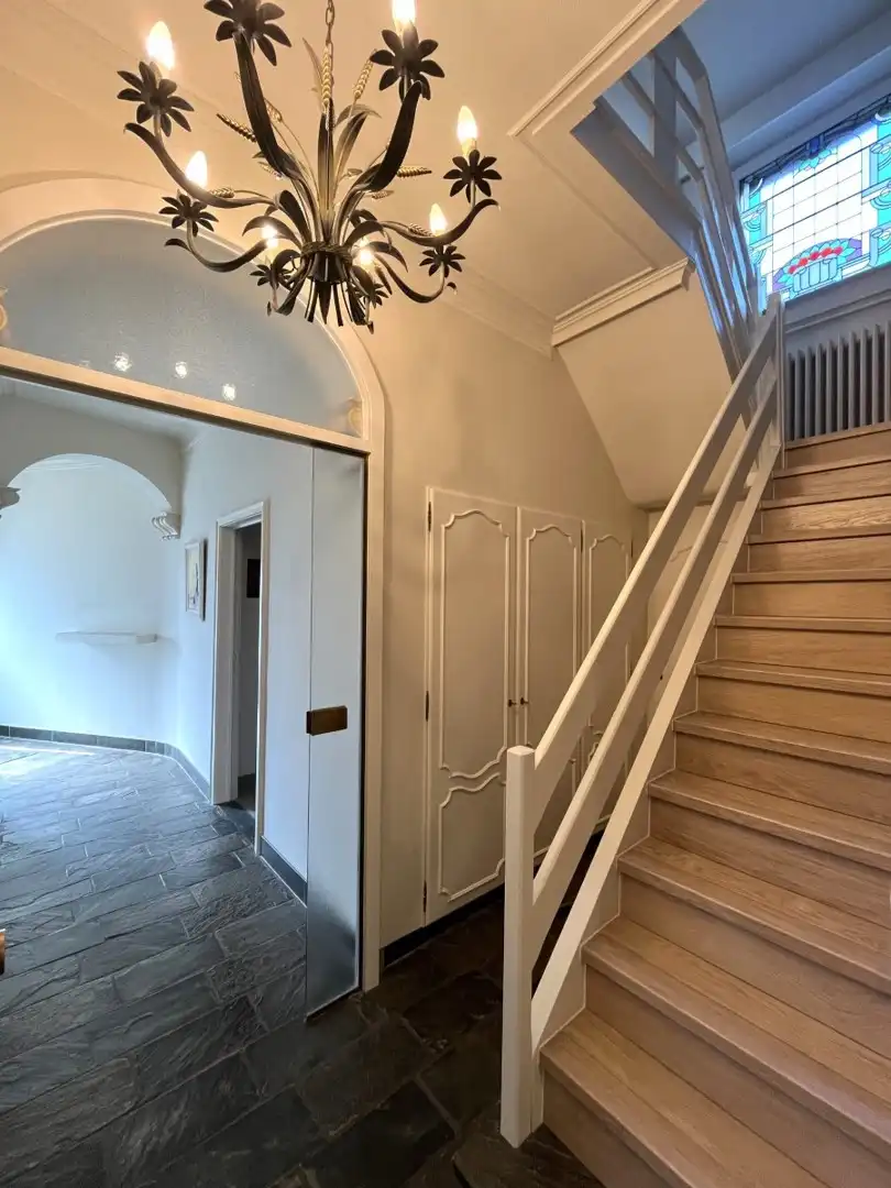 Langemark-Poelkapelle – Ruime hoekwoning met praktijkruimte en 3 garages foto 9
