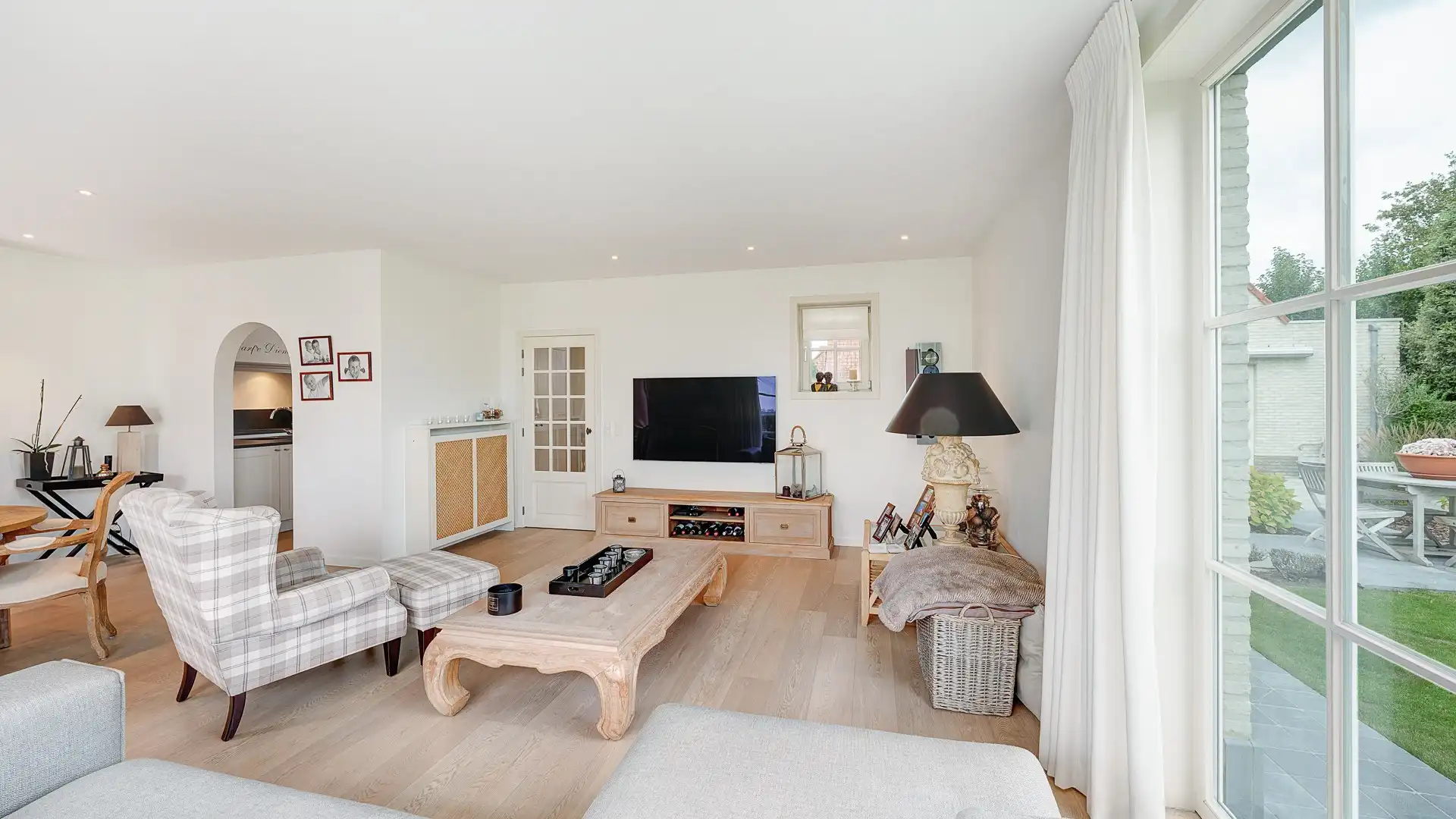 Mooie recente woning rustig gelegen in Knokke, op enkele passen van Duinenwater, de zee en het centrum. foto 11