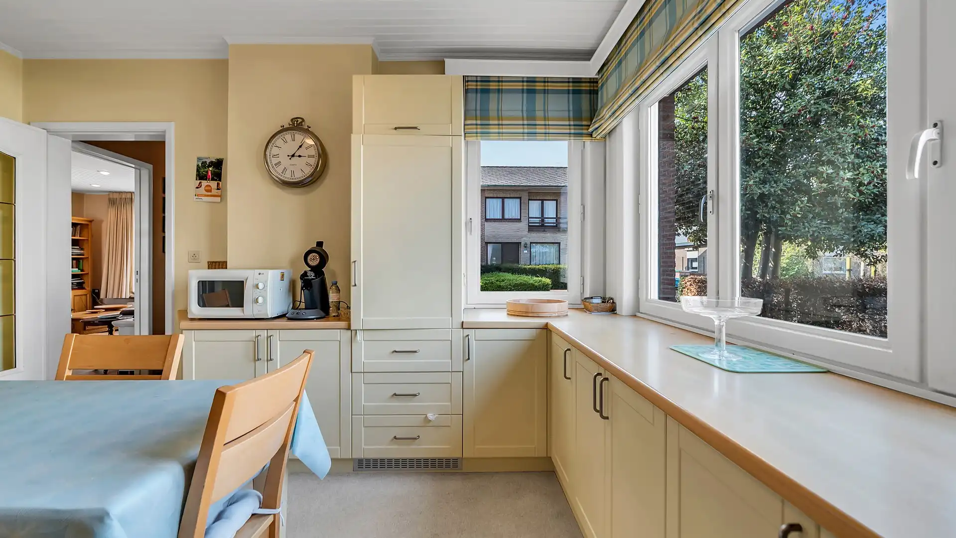 Op te frissen woning met 3 slpkrs te Maasmechelen foto 12