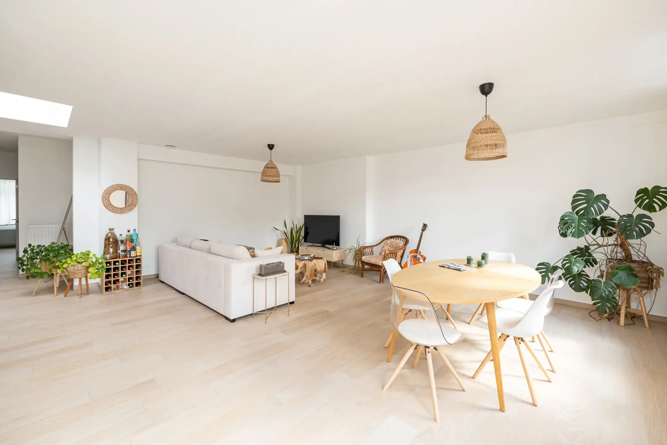 Luxueus gelijkvloers appartement met tuin en garage te huur in het centrum van Westmalle! foto 2