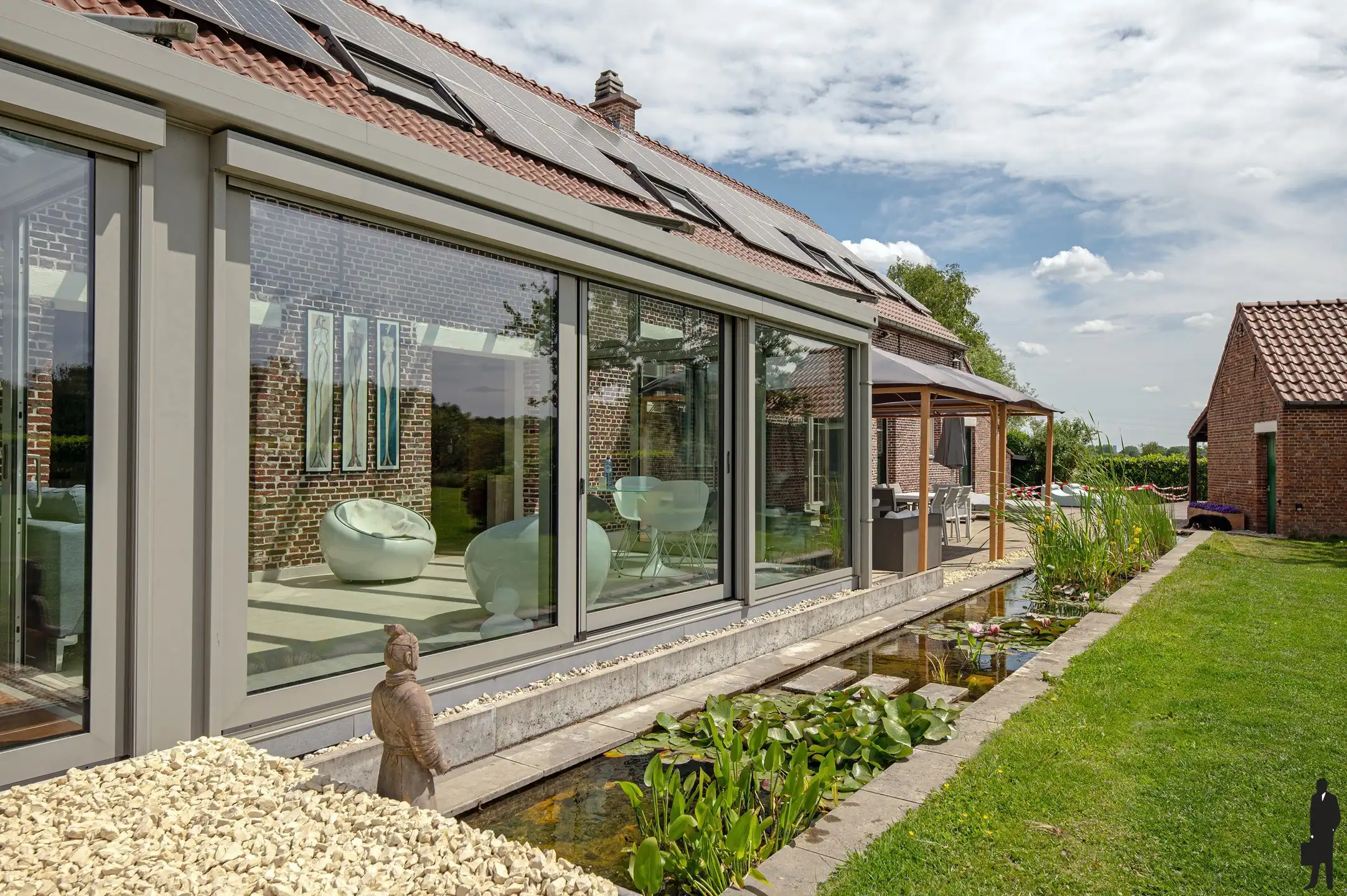 Authentieke en luxueus gerenoveerde langgevelhoeve op een domein van 6.920 m². foto 21