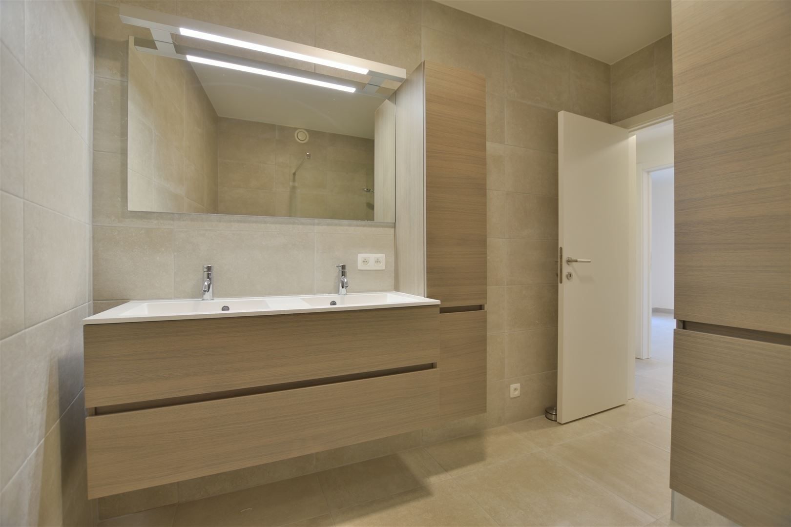 Prachtig nieuwbouwappartement op 1ste verdiepig met groot terras foto 14