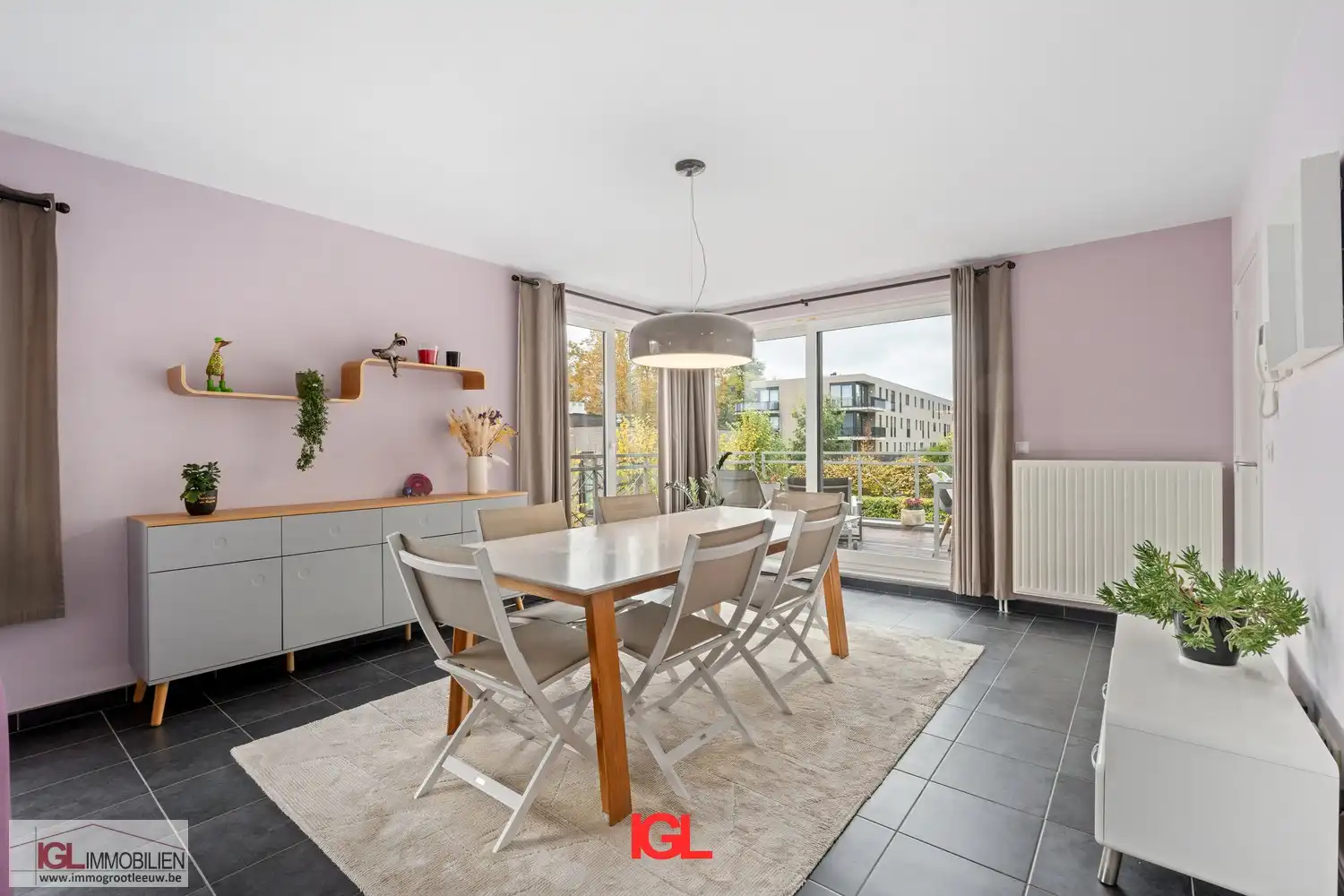 Ruim duplexappartement met 5 slaapkamers, een zonnig terras & 2 staanplaatsen foto 3