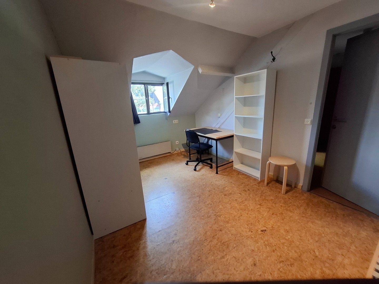 STUDENTENKAMER (geen domicilie mogelijk!) met fietsenstalling op binnenkoer. foto 23