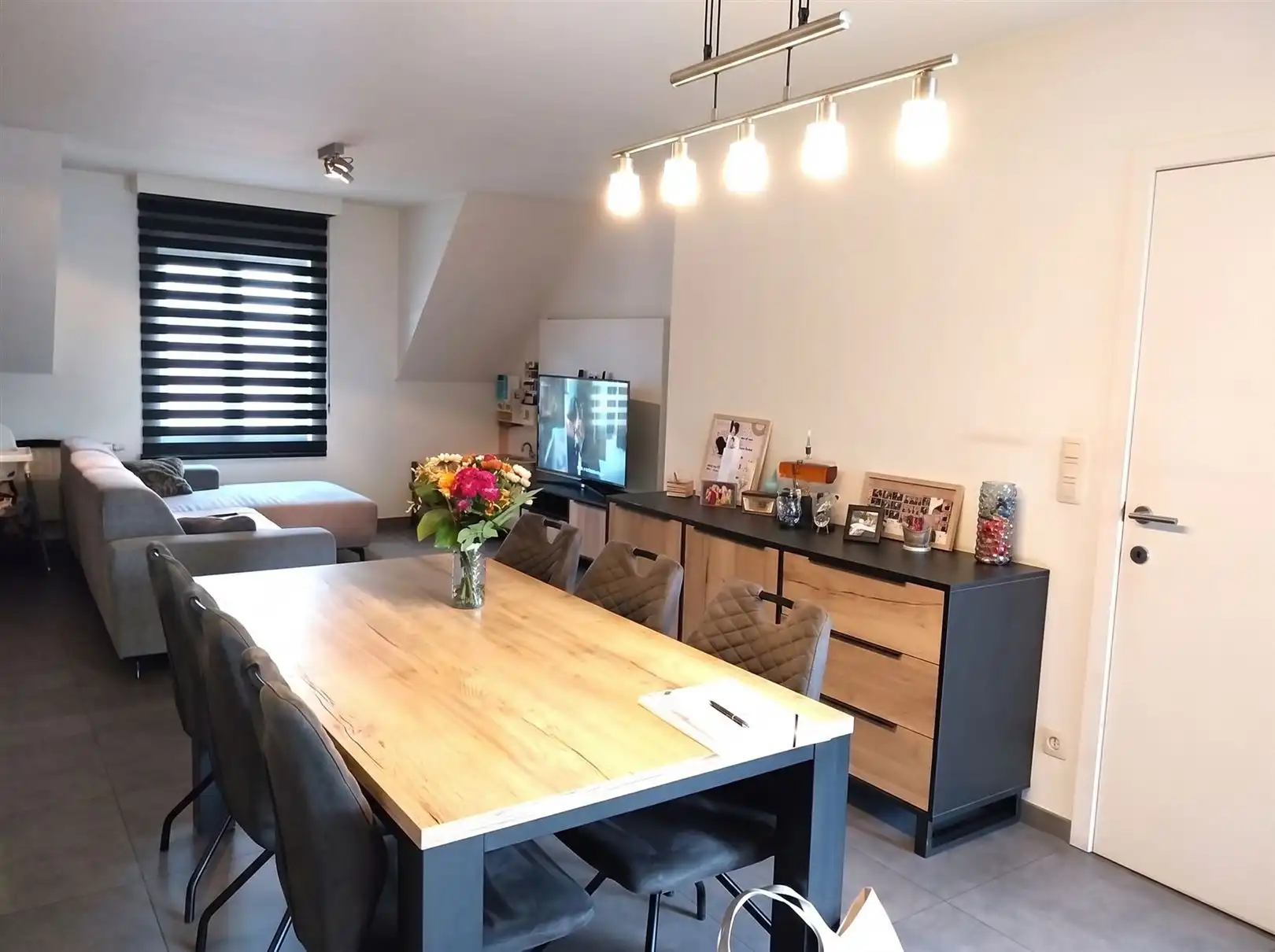 TE HUUR: Duplex-appartement met 3 slaapkamers en garage te Heusden-Zolder! foto 3