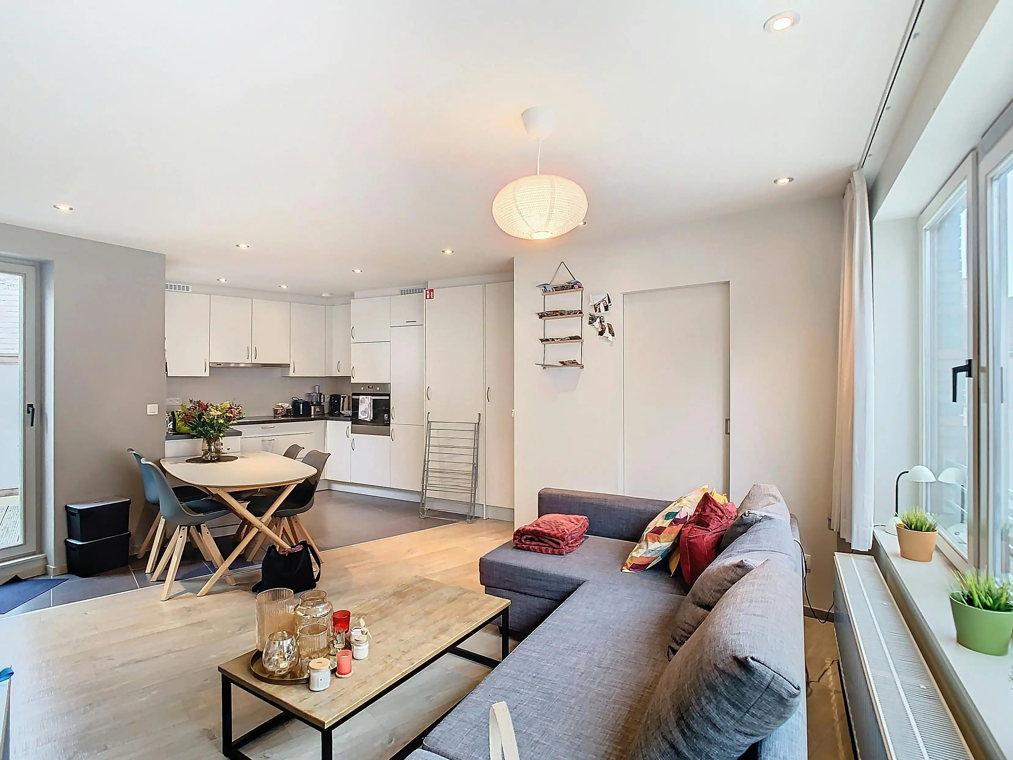 Appartement met 1 slaapkamer en terras te koop in Brugge foto 2