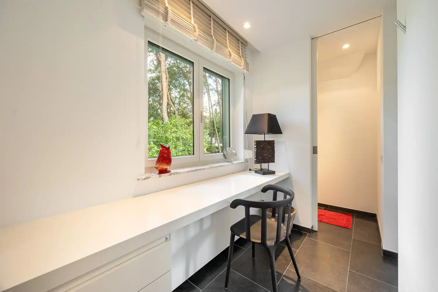 Modern gerenoveerde villa in doodlopende straat foto 16
