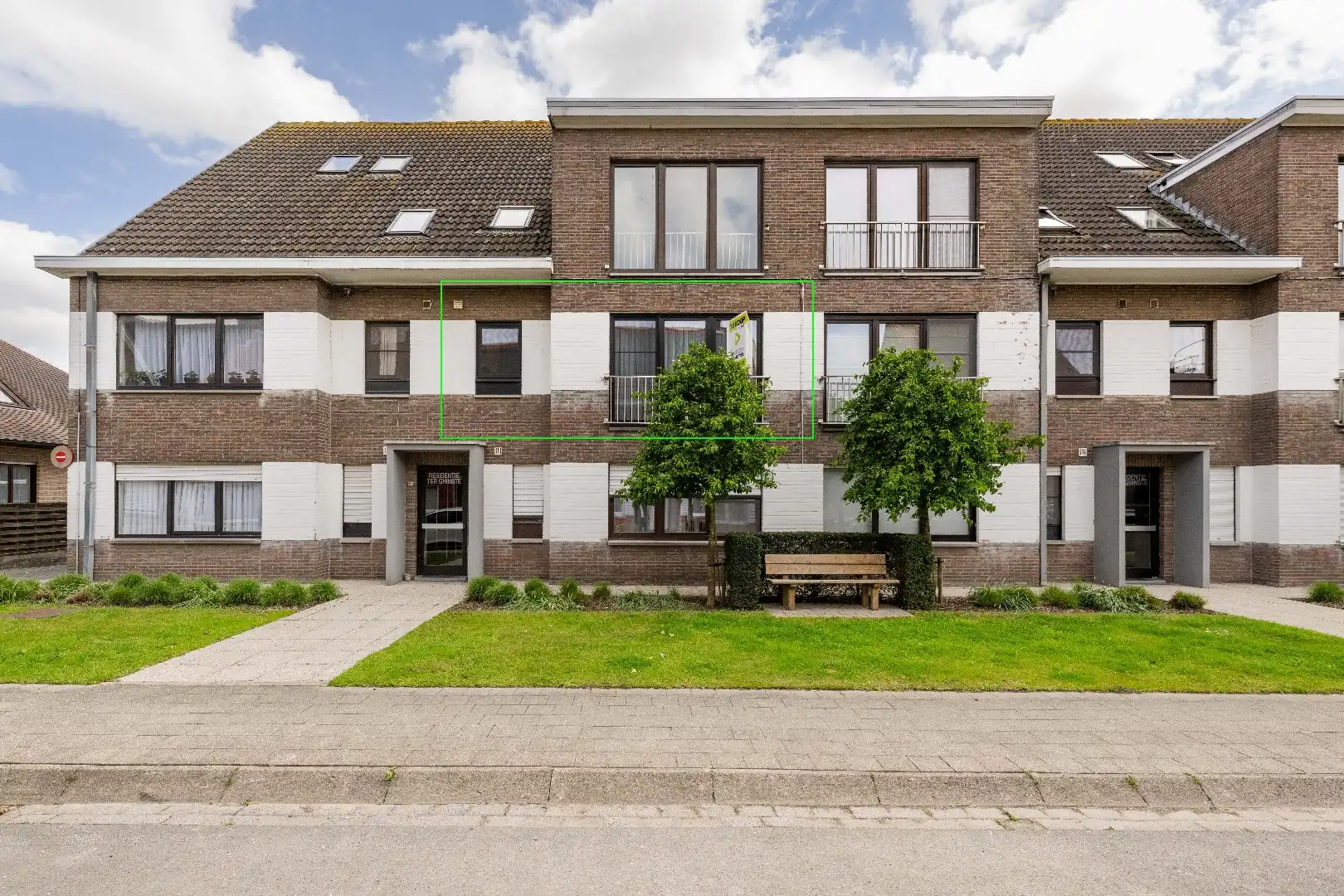 INSTAPKLAAR APPARTEMENT (84 m² | RENOVATIE 2020) MET 2 SLPKS EN GARAGE  foto 13