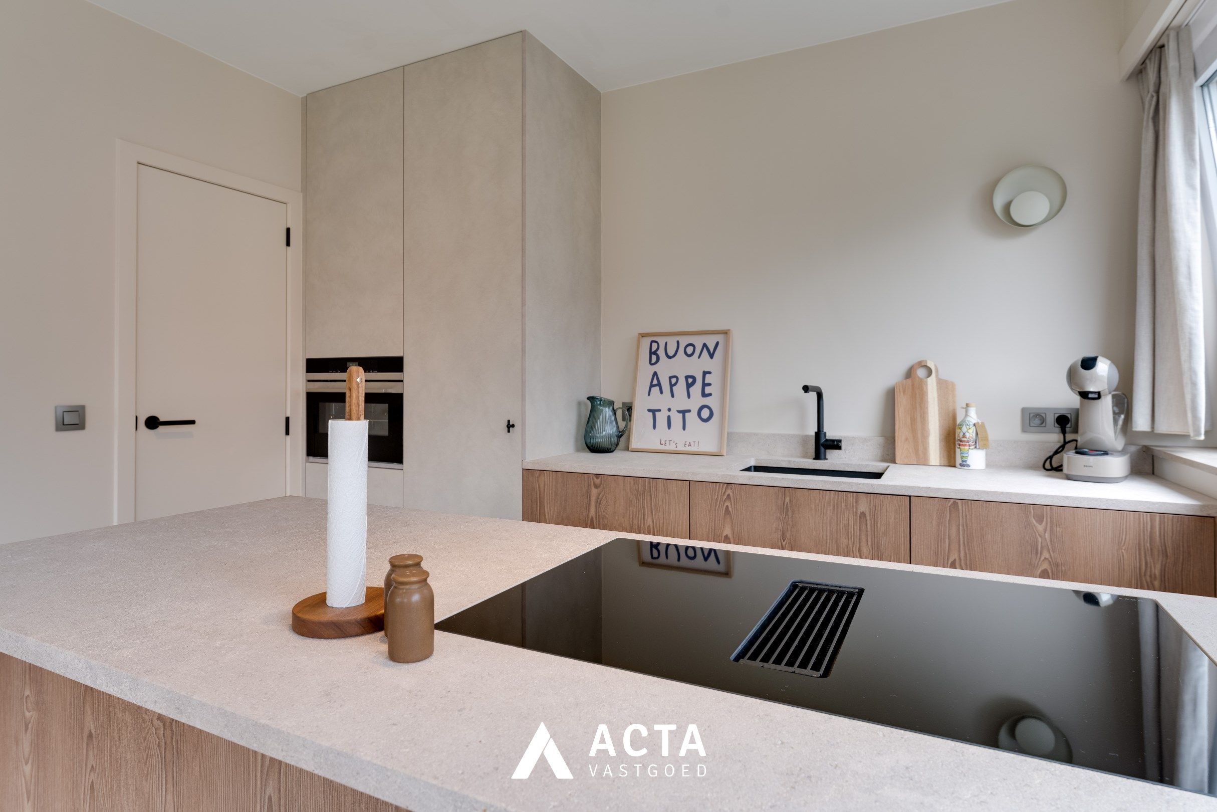 Subliem gerenoveerd appartement met twee slaapkamers op het Leopold I Plein foto 11