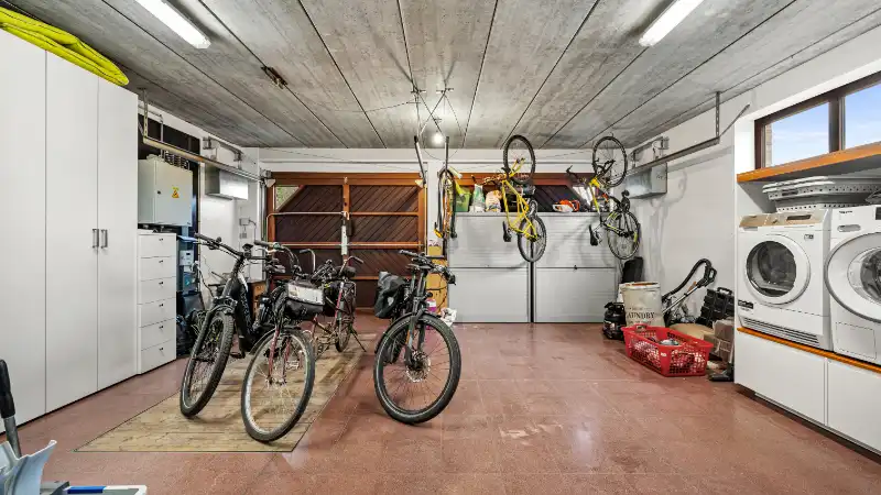 Ruime villa van 302m² op 36 are met zwembad en volledige onderkeldering foto 26