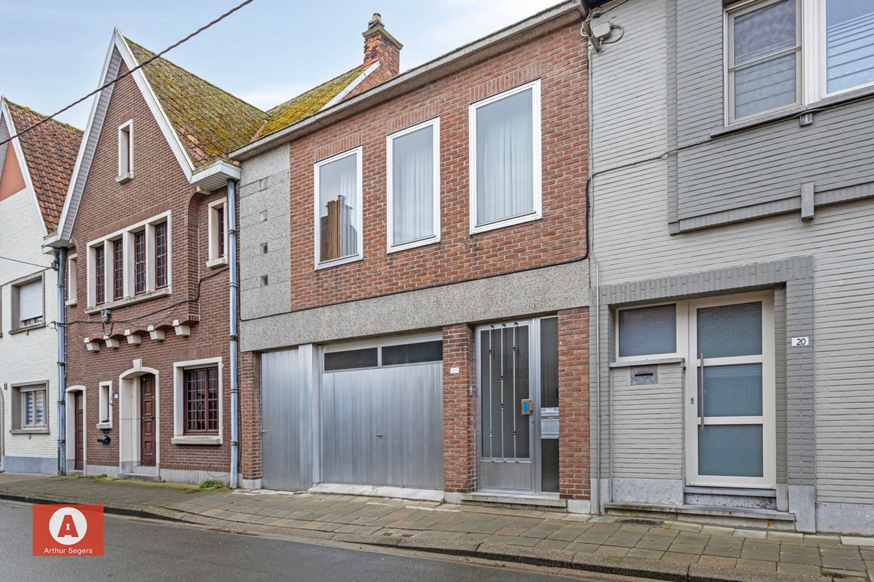 Te renoveren woning nabij centrum Buggenhout foto 3