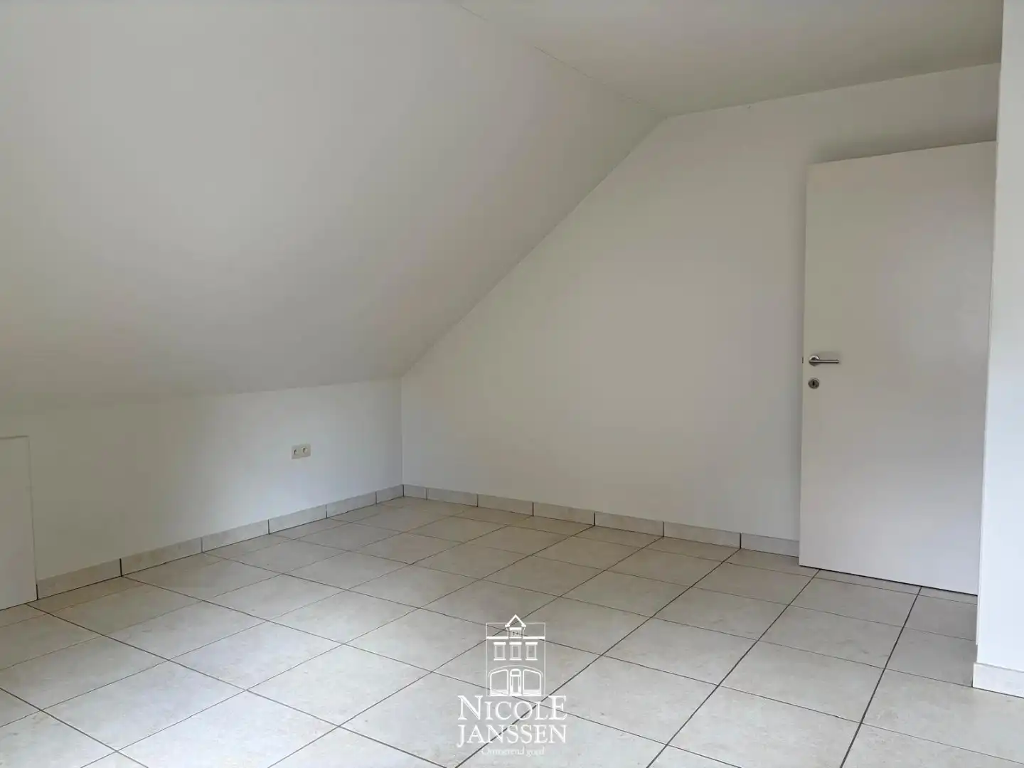 Halfvrijstaande woning  foto 12