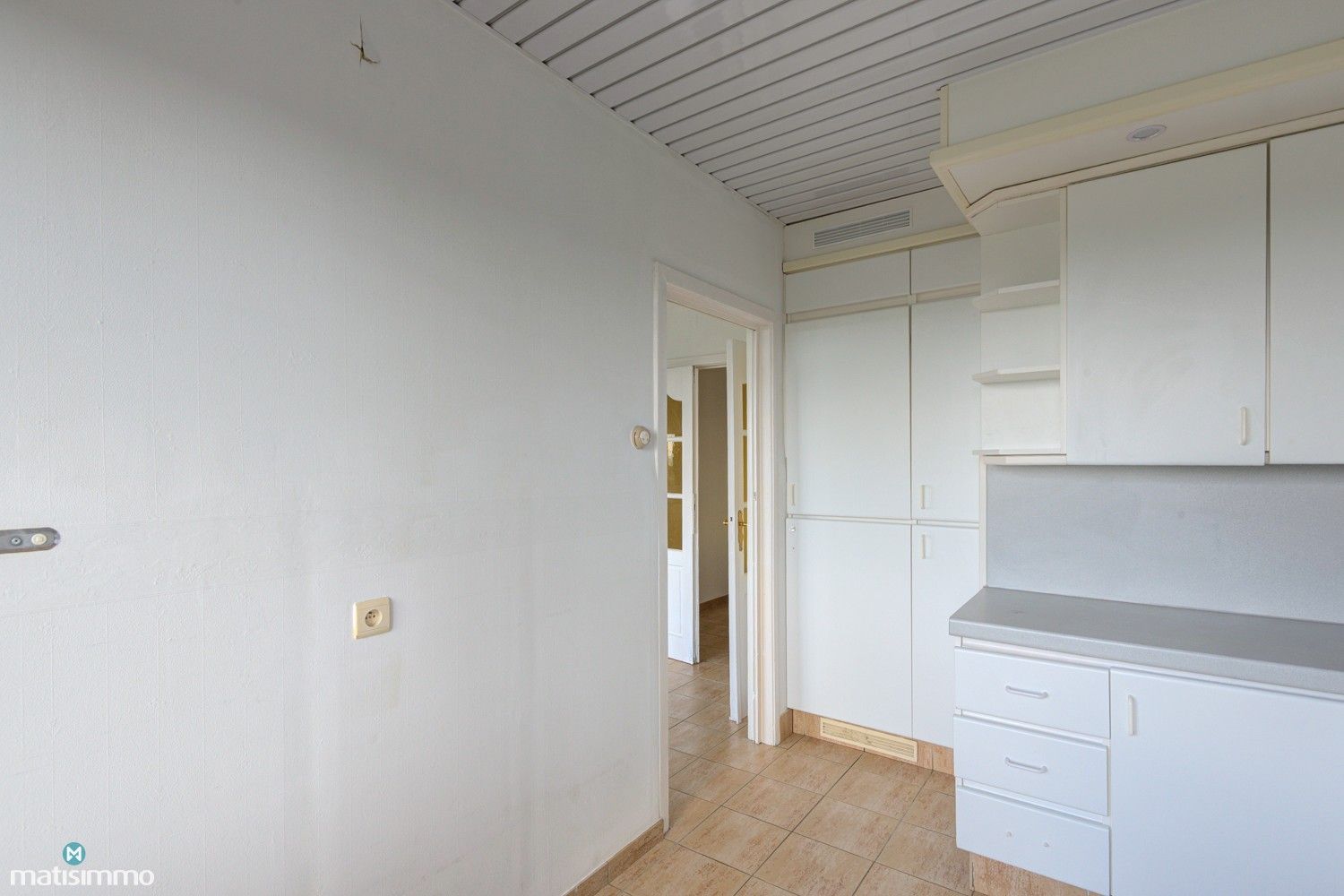 INSTAPKLAAR APPARTEMENT MET 2 SLAAPKAMERS EN WEIDS UITZICHT NABIJ STADSCENTRUM GENK foto 16