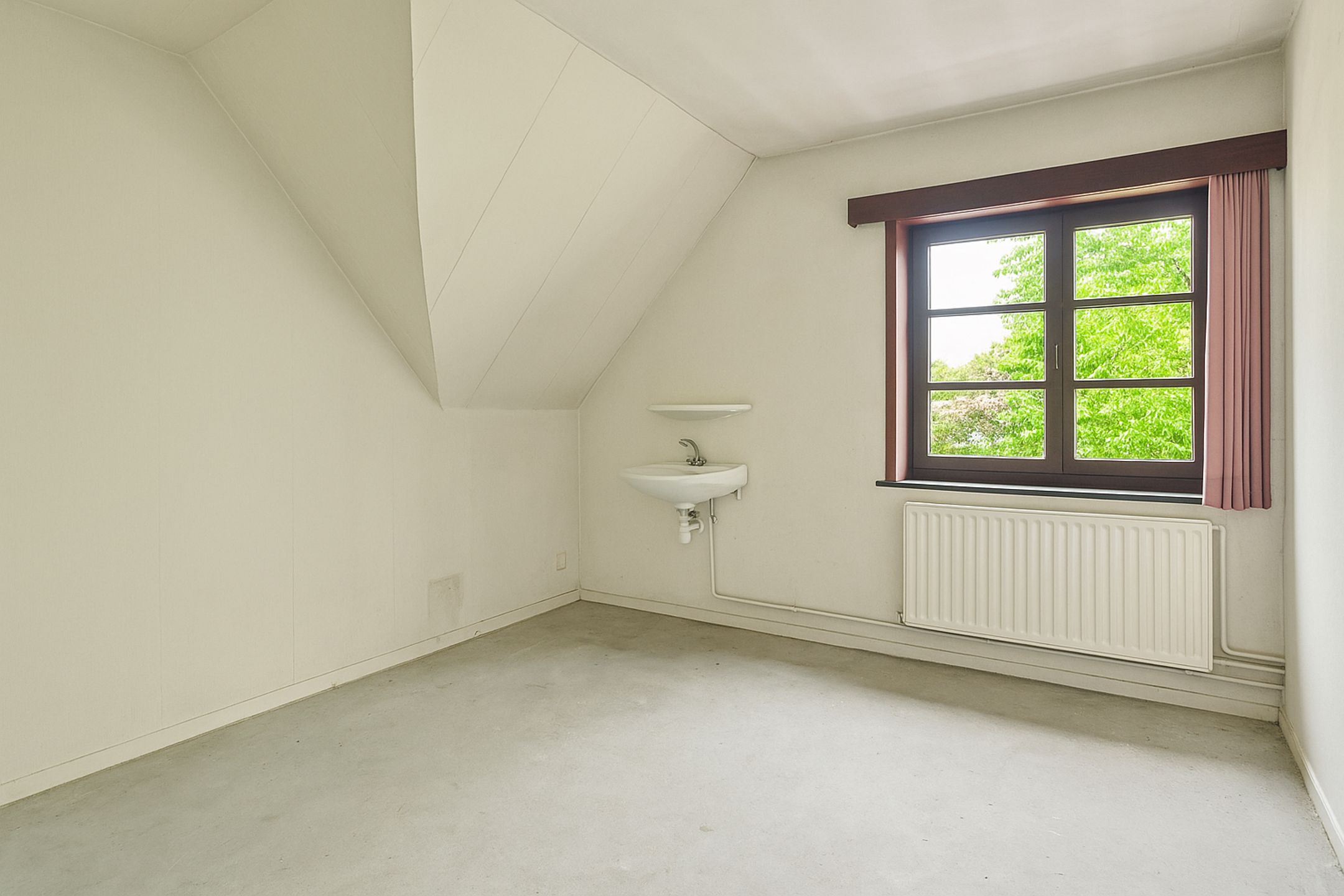 Riante hoeve met bijgebouw foto 18