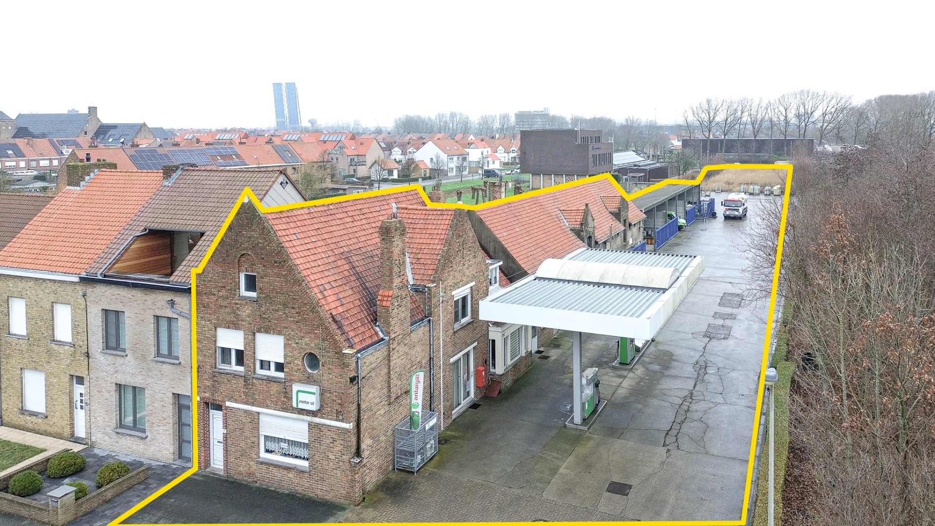 Hoofdfoto van de publicatie: Commercieel Vastgoed in Zeebrugge: Woning, Tankstation en Terrein