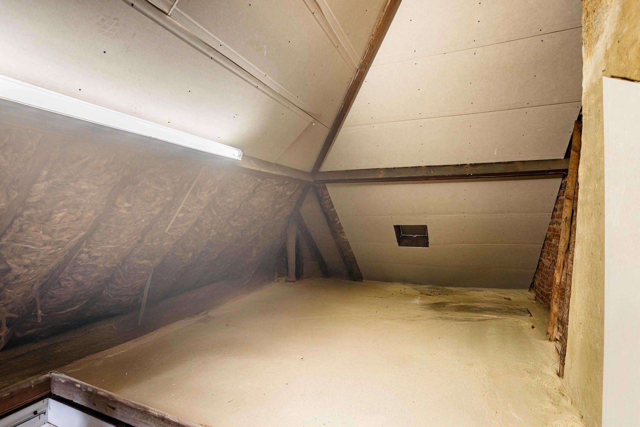Goed gelegen 3-gevel woning met garage. foto 18