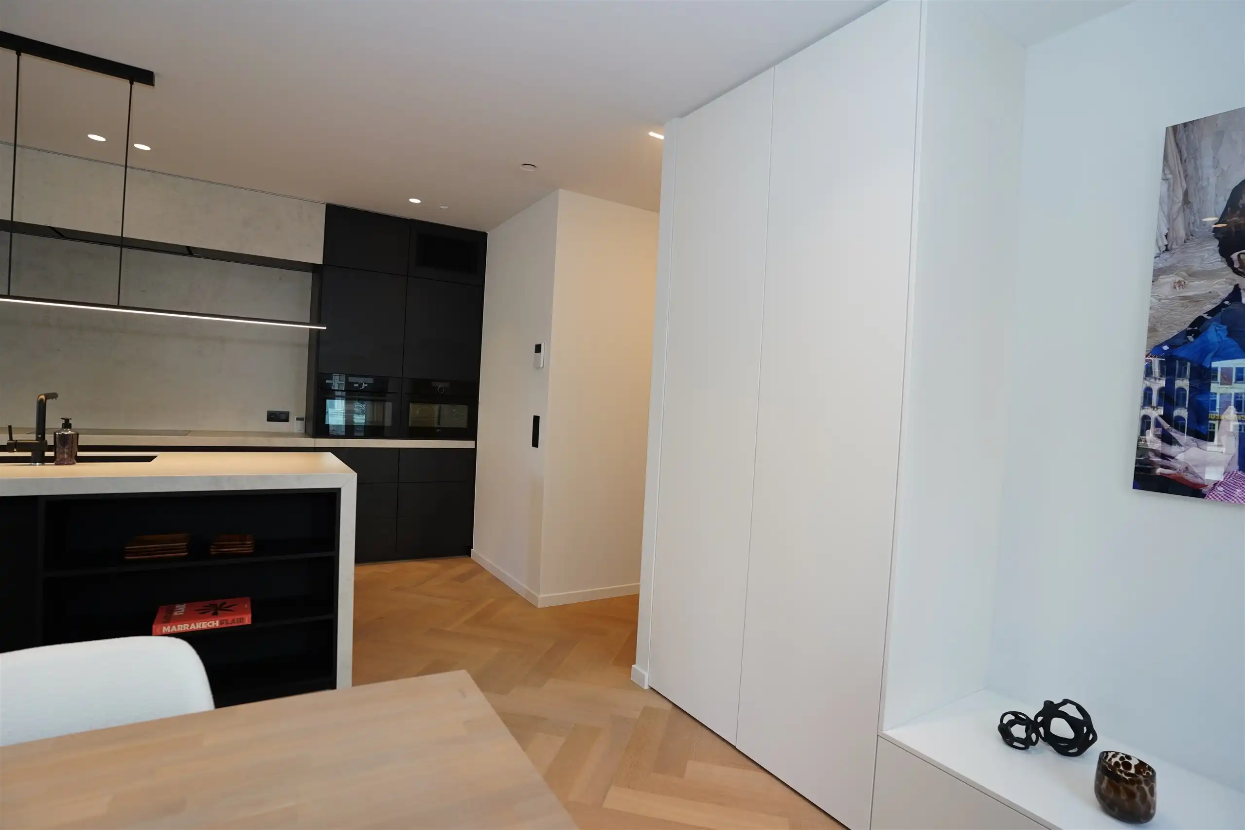 High-end  appartement met frontaal zicht op de Grote Markt met garage en extra staanplaats ! foto 12