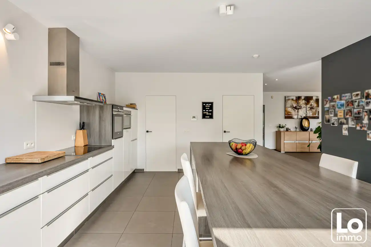 Instap klare moderne open villa met dubbele inpandige garage en een gezellige tuin op een toplocatie nabij het centrum van Lochristi! foto 34