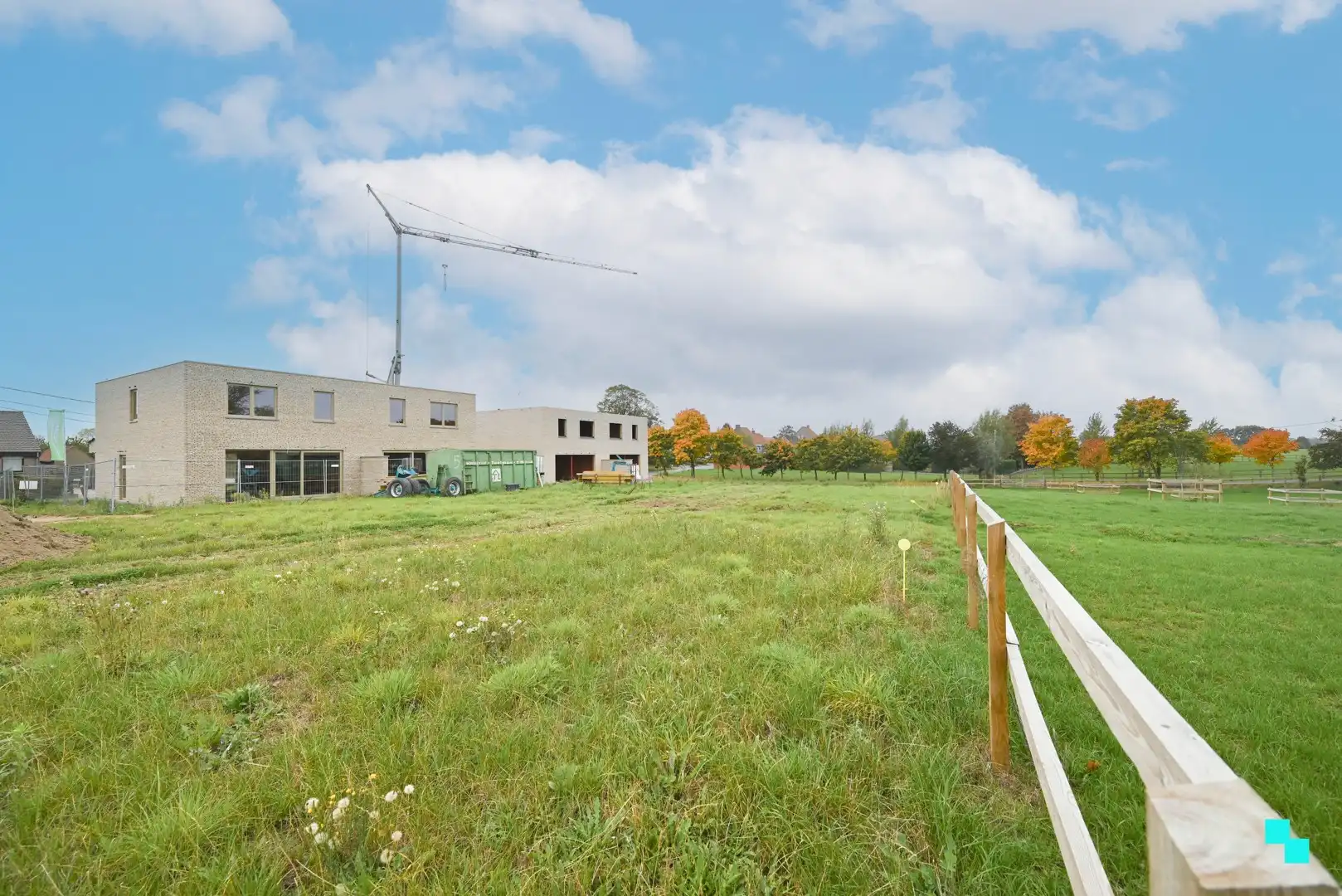Halfopen nieuwbouwwoning met landelijke verzichten foto 17