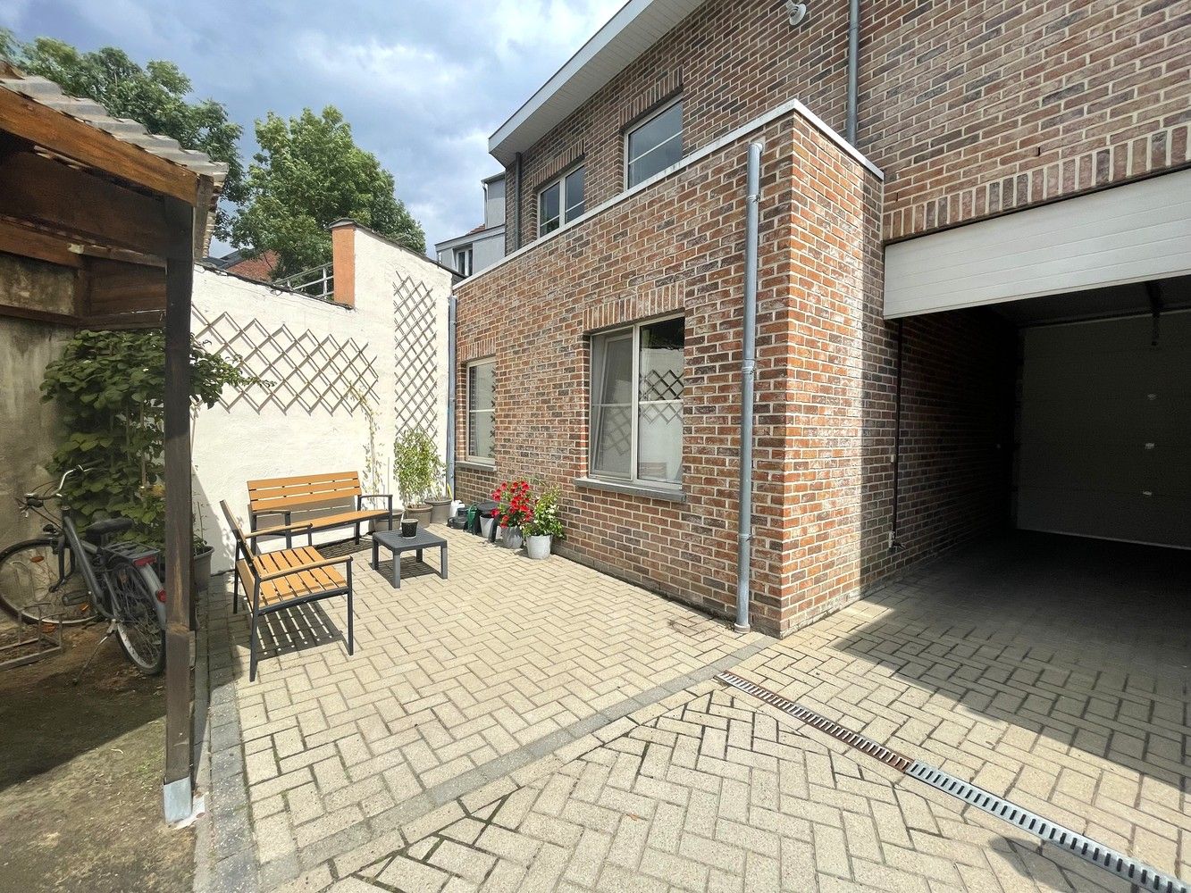 Gerenoveerd, gelijkvloers appartement met 2 slaapkamers en staanplaats te Heverlee foto 2