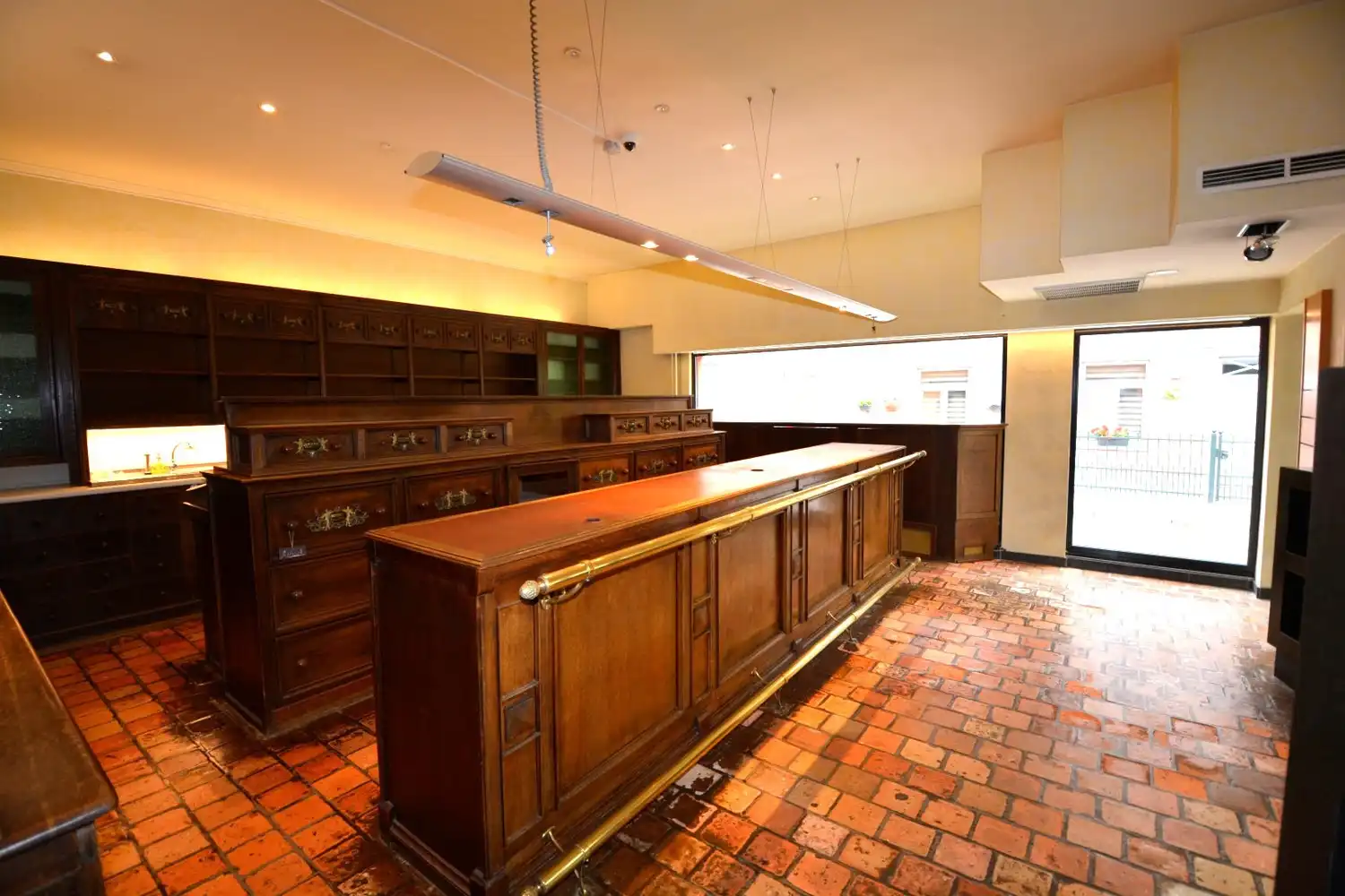 HANDELSGELIJKVLOERS TE CENTRUM OELEGEM! foto 3