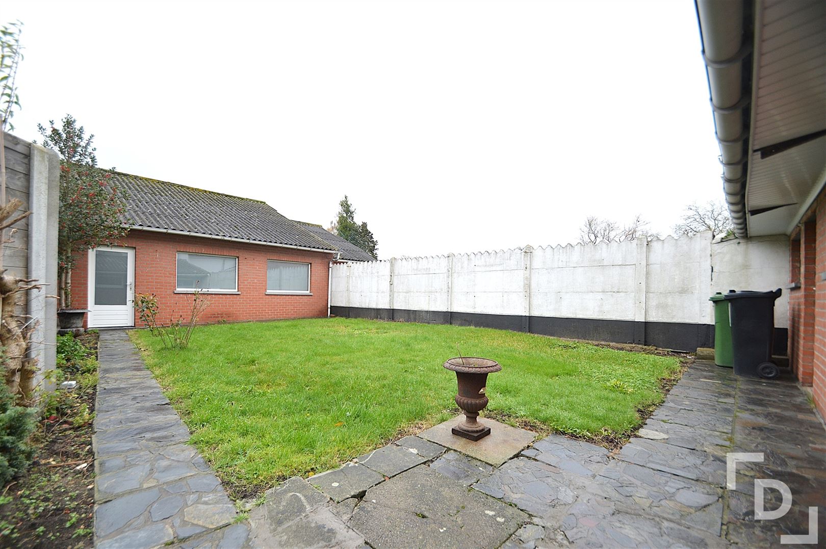 "Gerenoveerde stadswoning in het centrum van Poperinge" foto 22