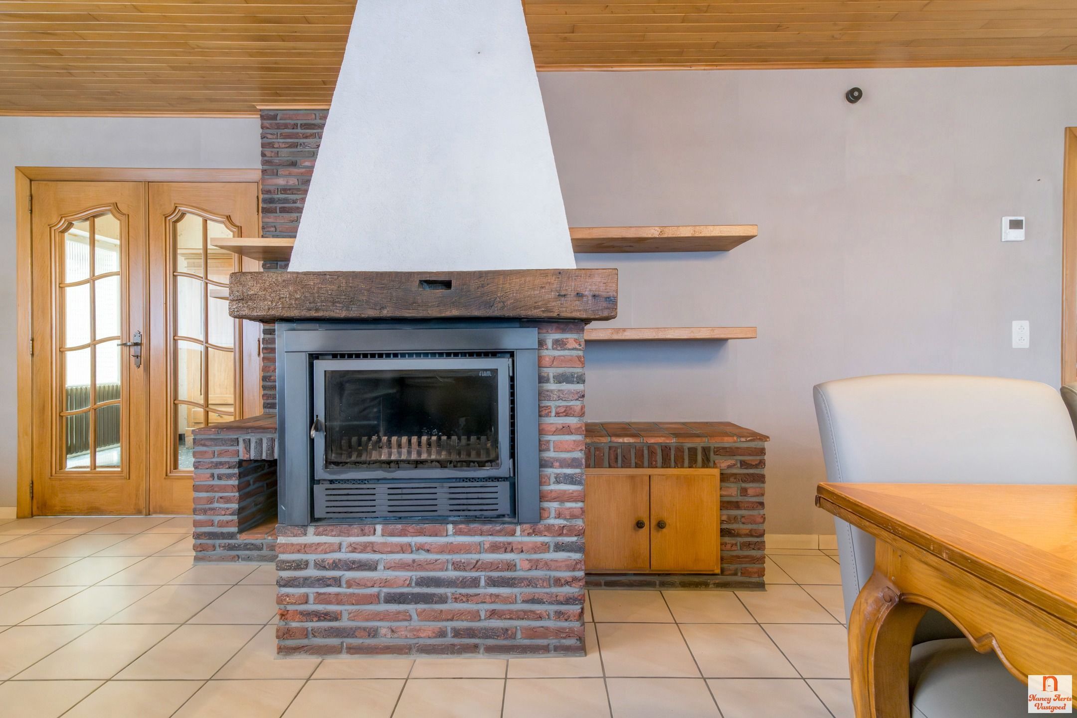 Split-level woning met grote tuin en vrij uitzicht foto 38