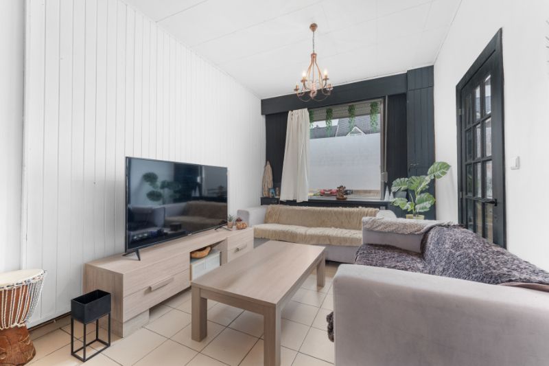 Woning met zij-ingang aan de stadsrand - 3 slpkmrs. foto 5