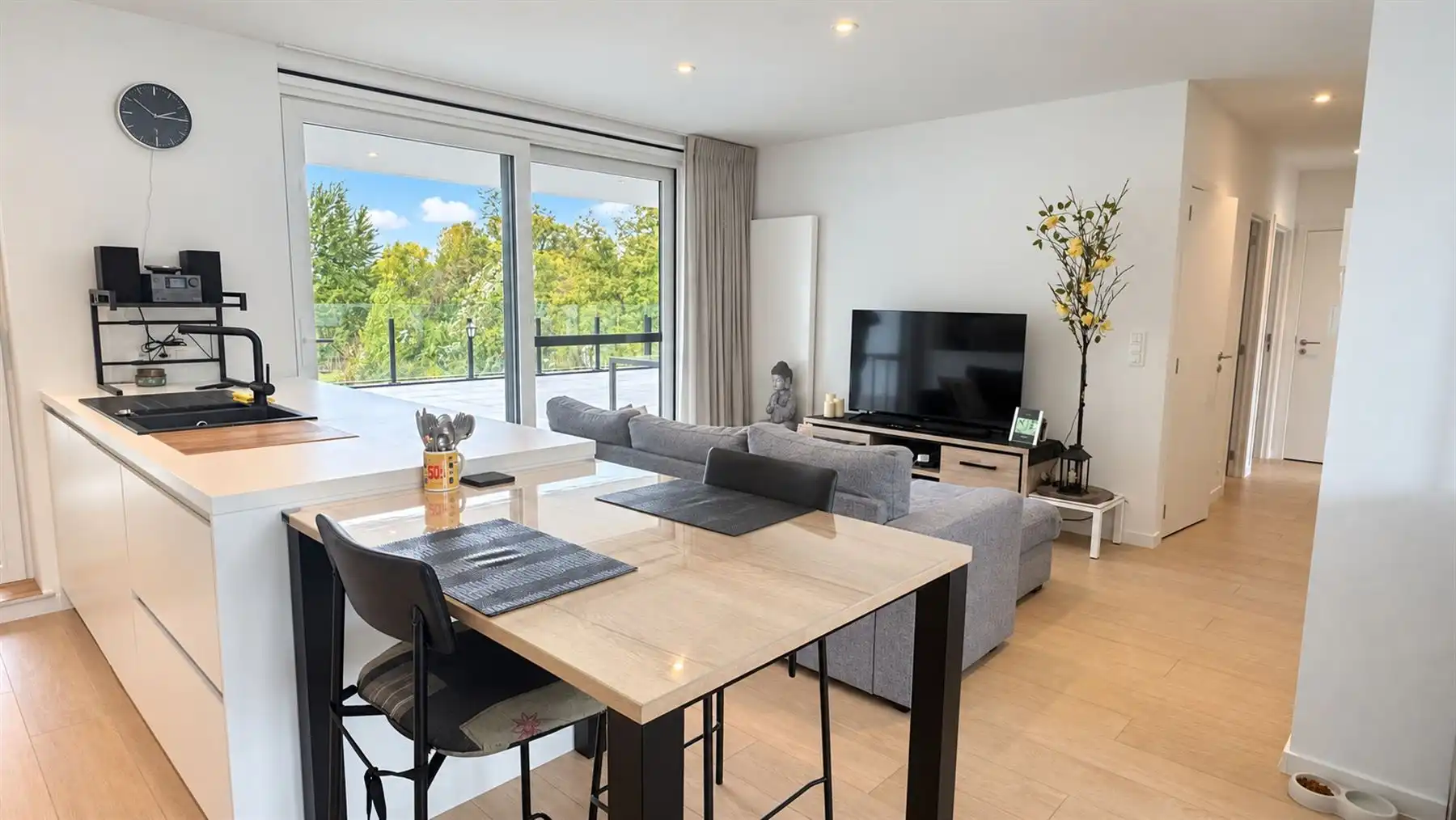 Penthouse met ruime terrassen en open zicht op het groen in Vichte foto 4