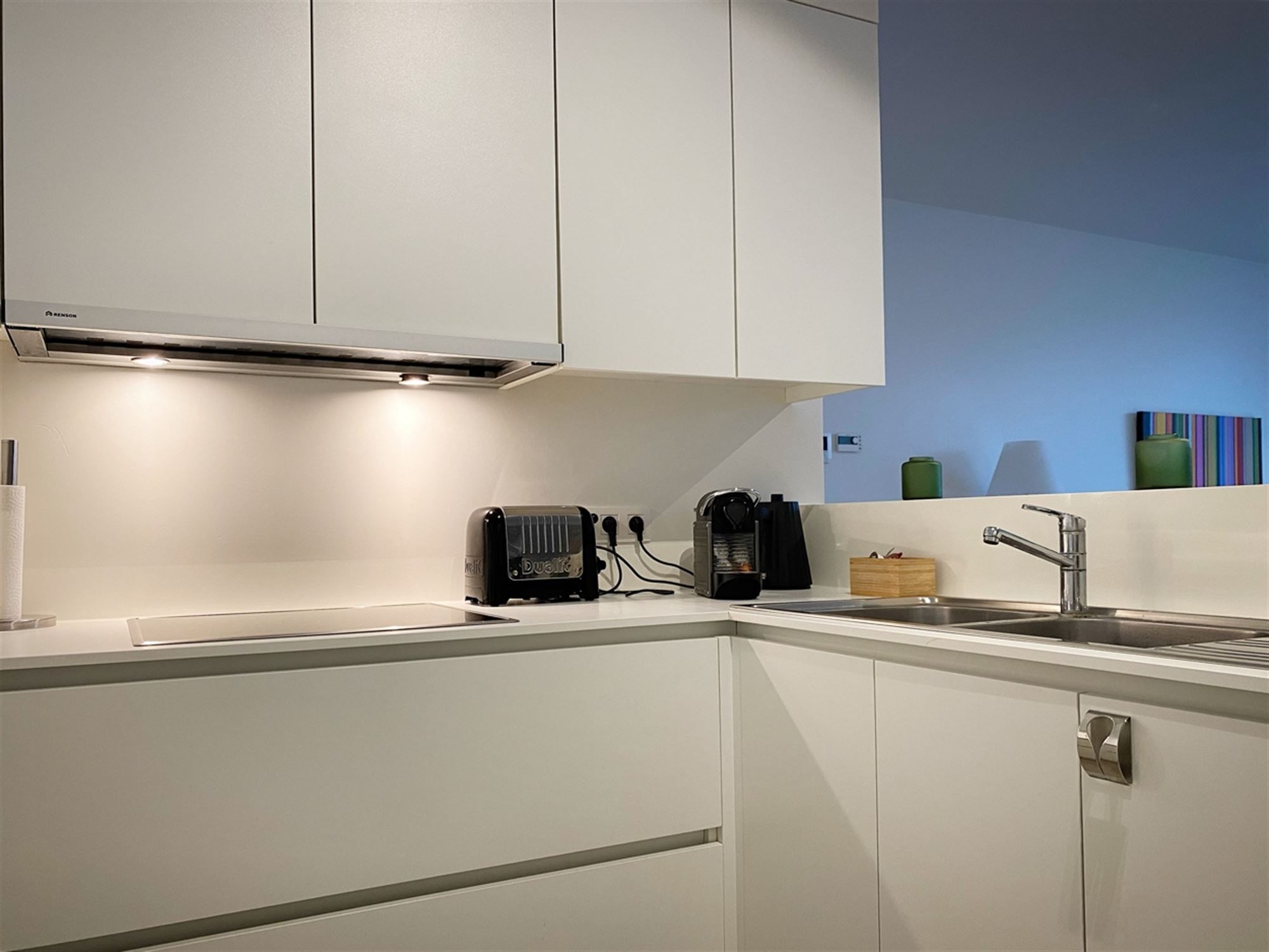 Aangenaam kwalitatief APPARTEMENT (gelijkvloers) met 2 slpks, tuintje/terras, ruime garage (tot 2 wagens) en kelderberging foto 8