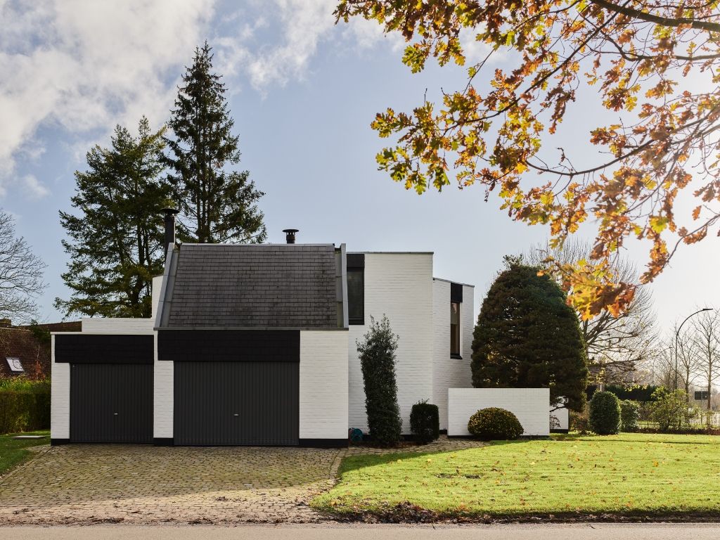 Architecturale, vrijstaande villa naar de hand van naoorlogse Modernistische architect Frans Mostmans (bj 1971). foto 24