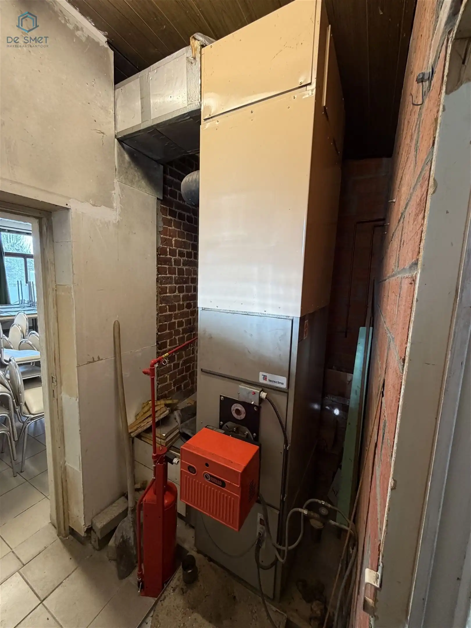 Te koop: Multifunctioneel gebouw voor culturele, recreatieve of sportieve activiteiten in Sint-Maria-Lierde (deelgemeente van Lierde) foto 6