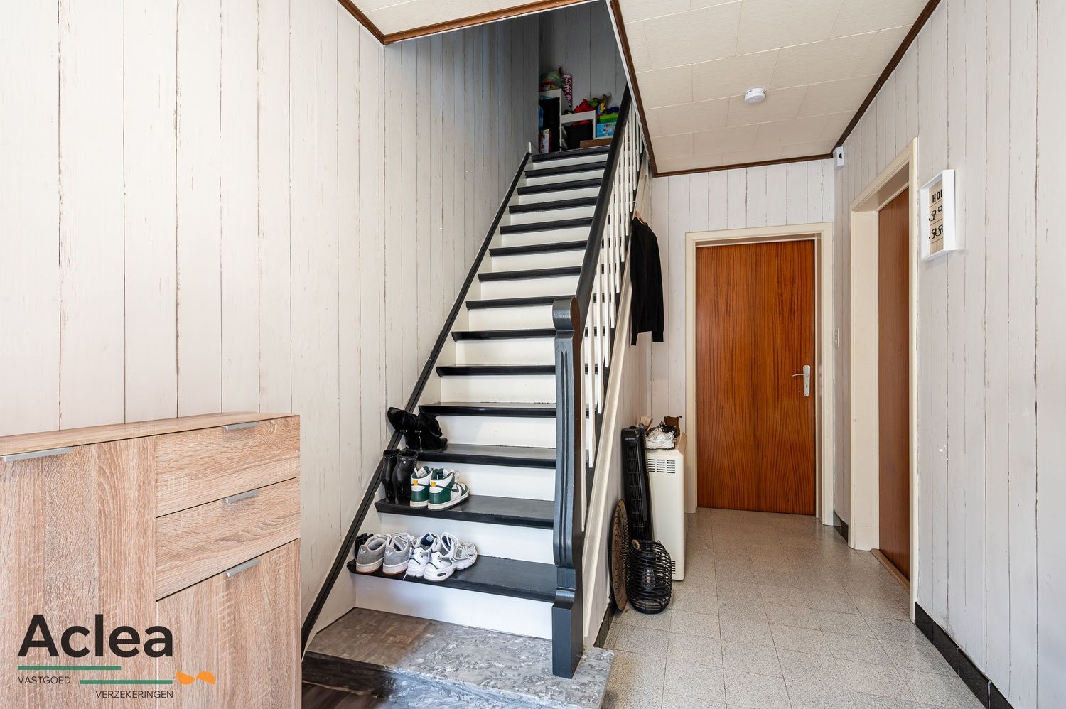 Verzorgde woning met 2 zeer ruime slpks en bureauruimte foto 5