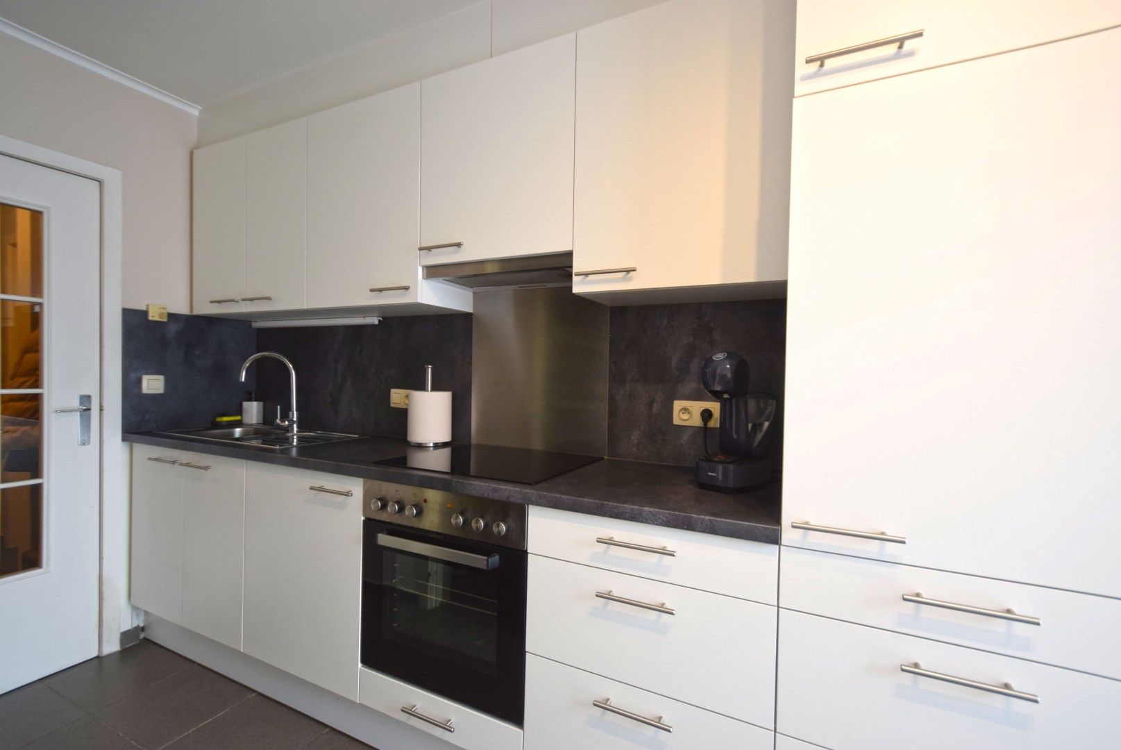 UNIEK GELEGEN WONING MET ZUID GERICHTE TUIN EN GARAGE foto 5