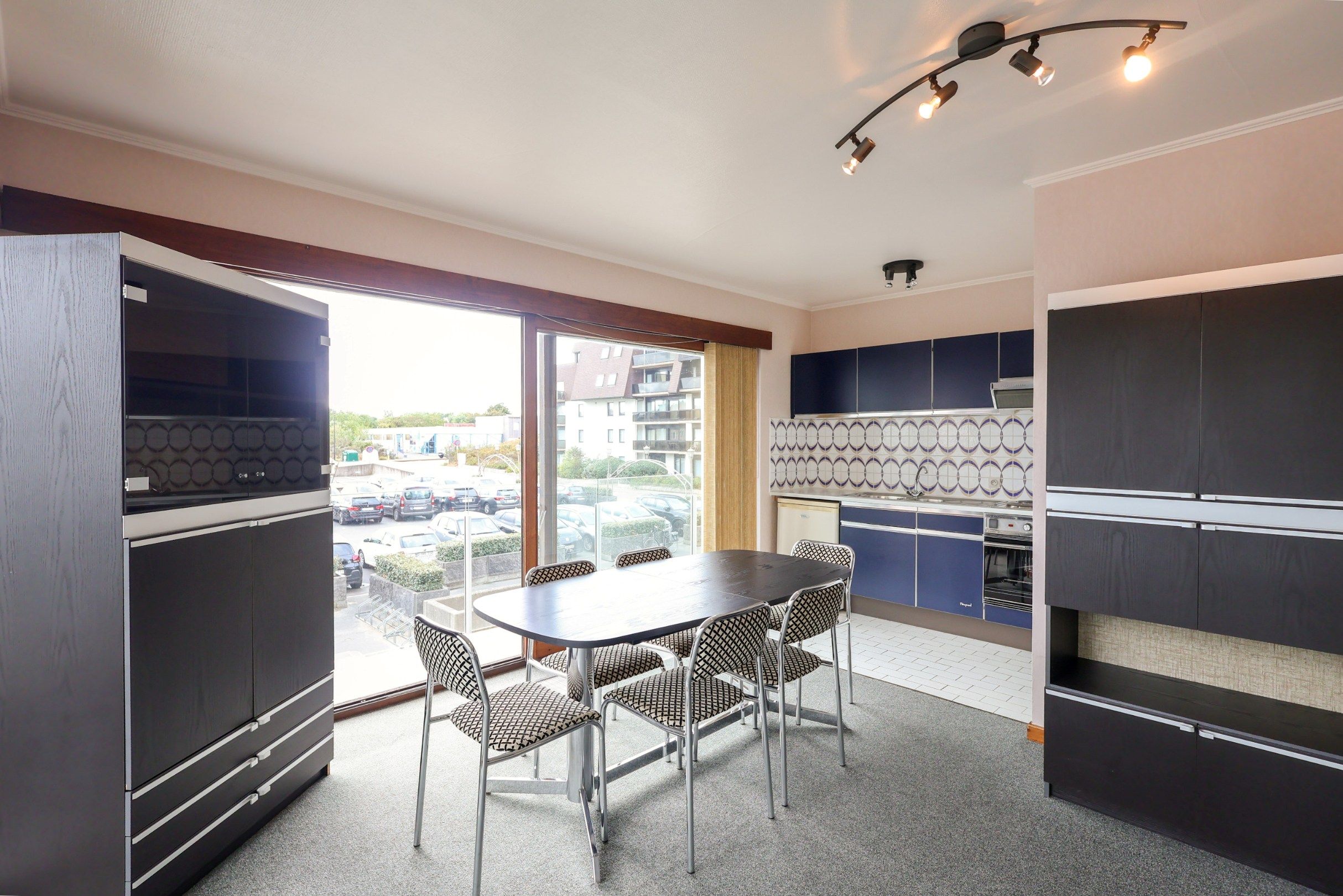 Zonnig appartement met 1 slaapkamer op de Zeedijk van Oostduinkerke foto 11