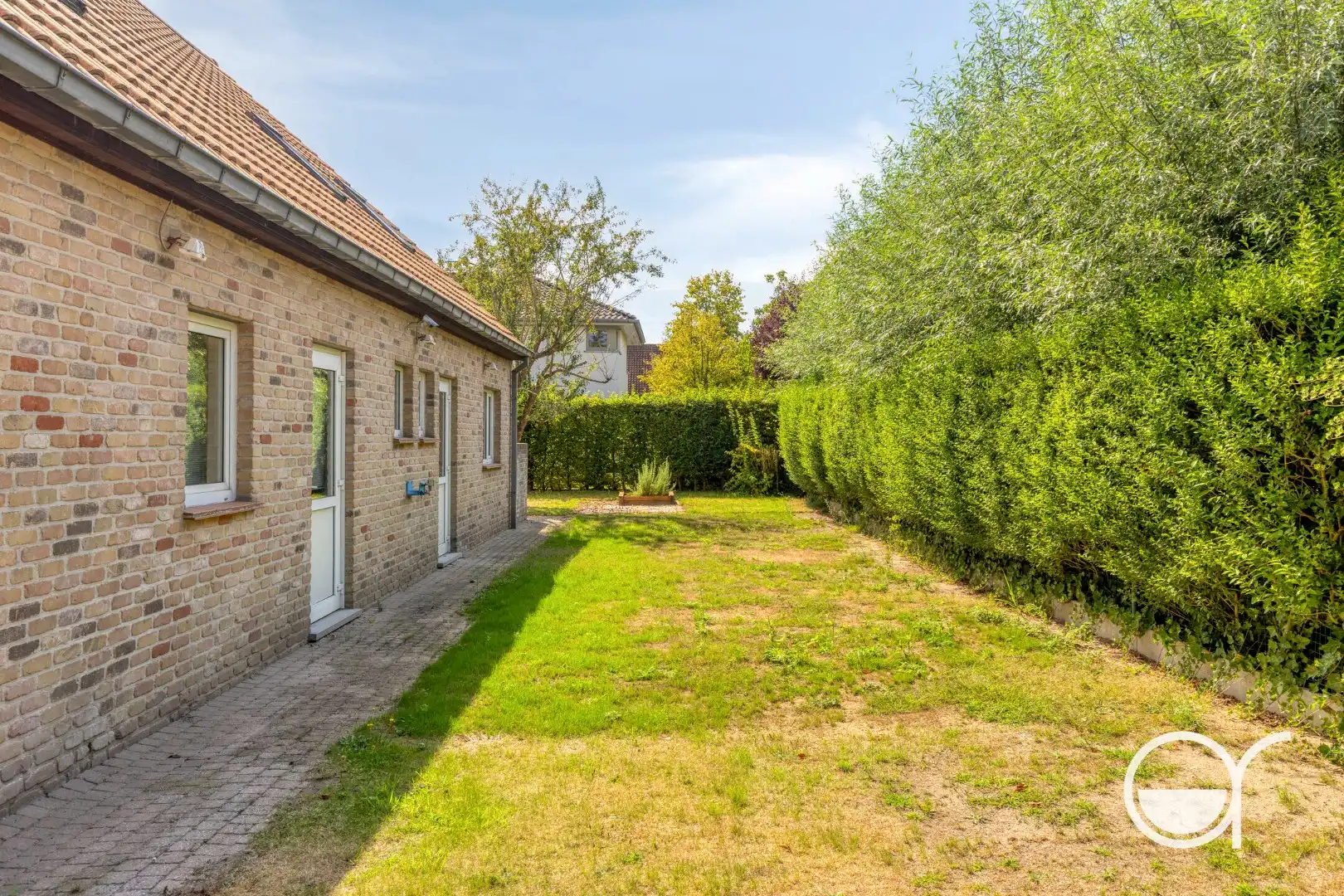 Rustig gelegen villa in doodlopende straat foto 24