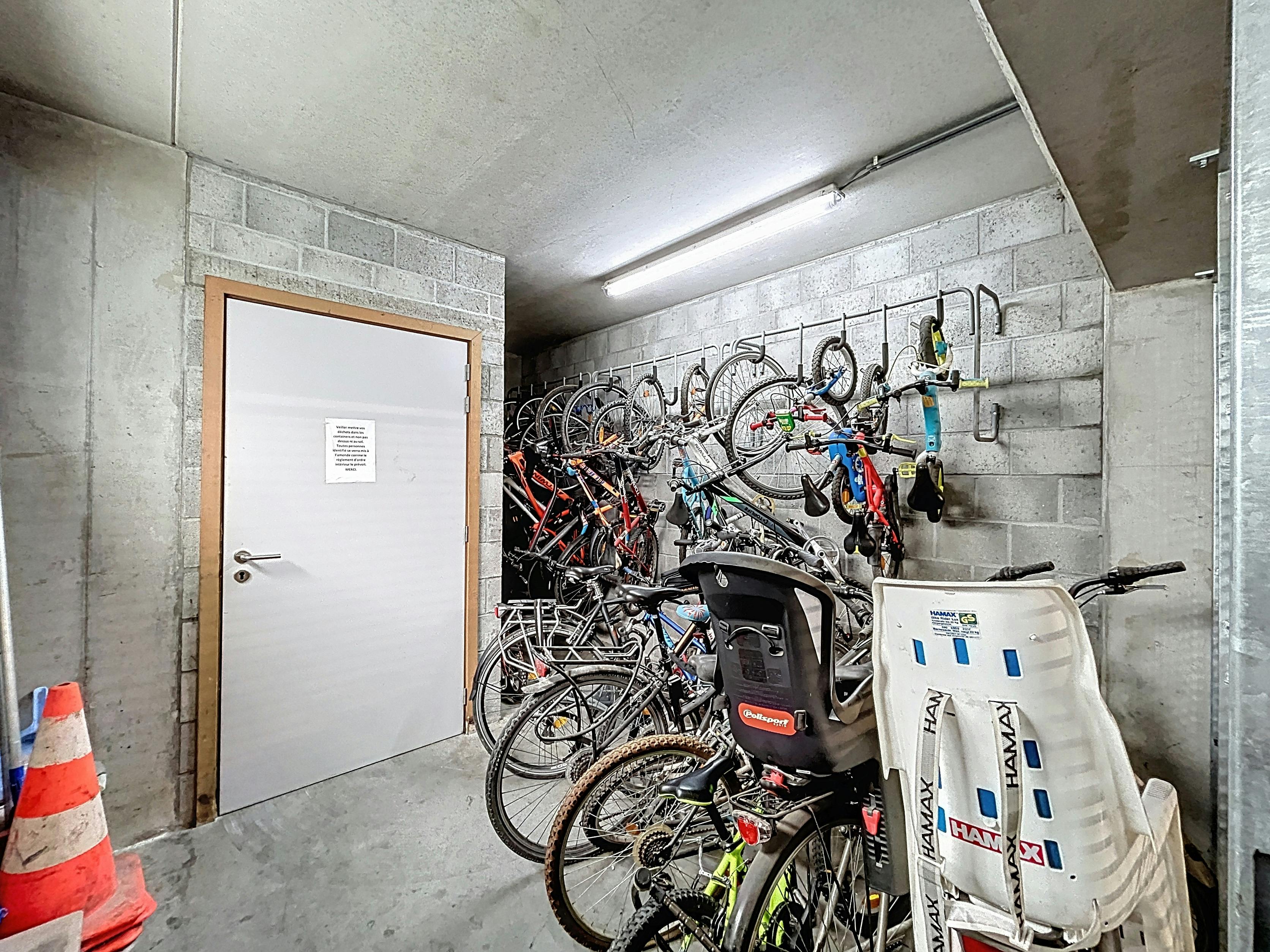 Te koop: 2 Slaapkamer appartement in Anderlecht! foto 13