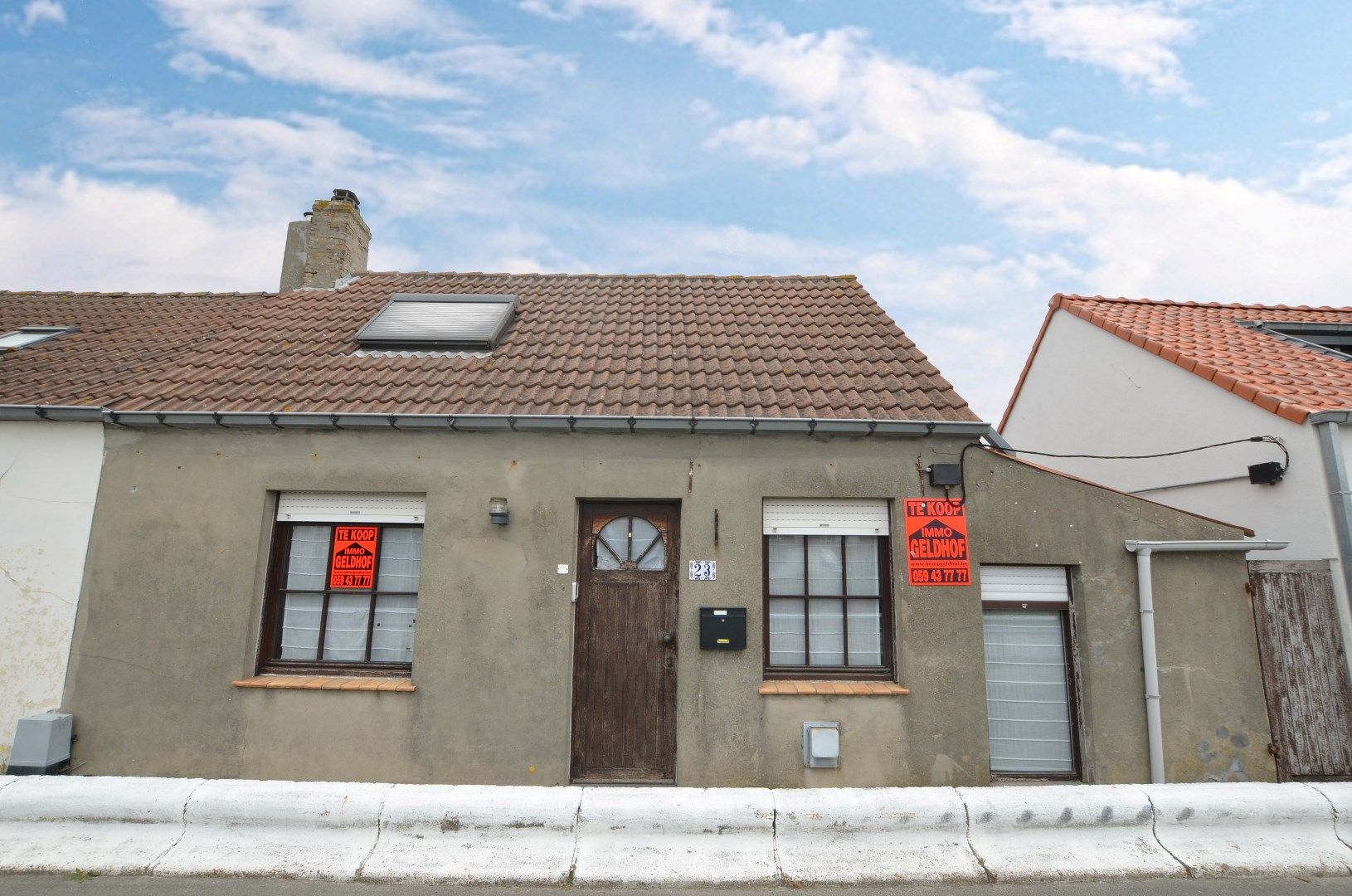 Prachtig gelegen te renoveren woonhuis foto {{pictureIndex}}