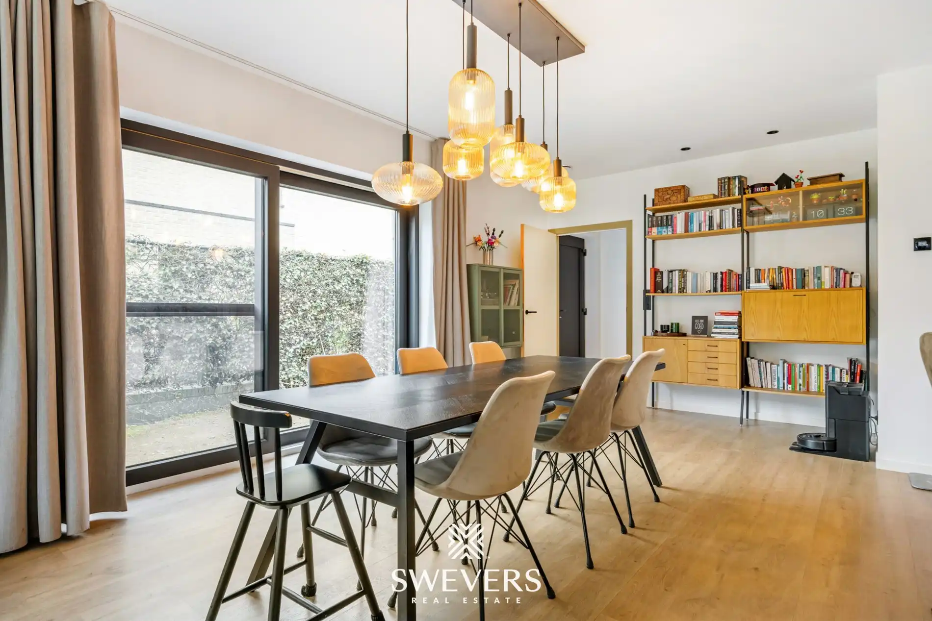 Recente halfopen bebouwing met 5 slaapkamers met verrassend grote tuin in Houthalen foto 7