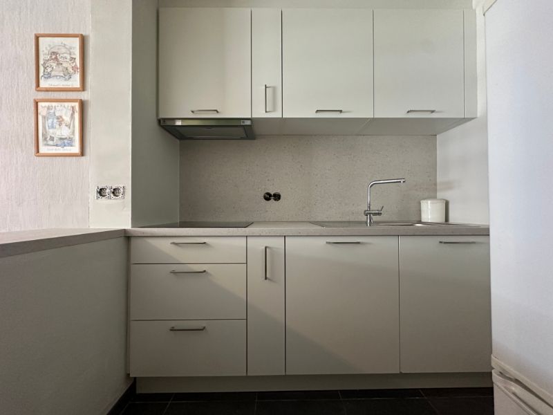 Gemeubeld 2-slaapkamerappartement op wandelafstand van het strand! foto 8
