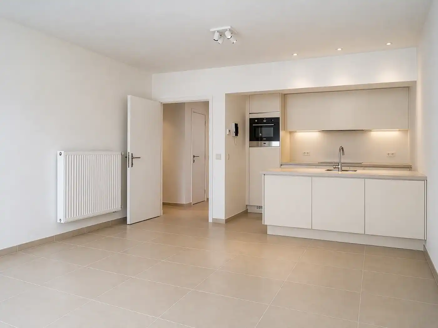 Volledig instapklaar appartement in hartje Kortrijk met staanplaats foto 5