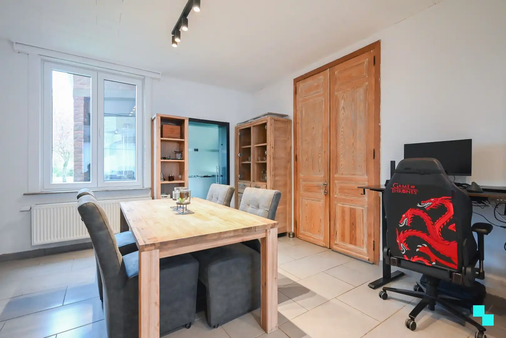 Ruime eengezinswoning met inpandige garage nabij het centrum van Kuurne! foto 4