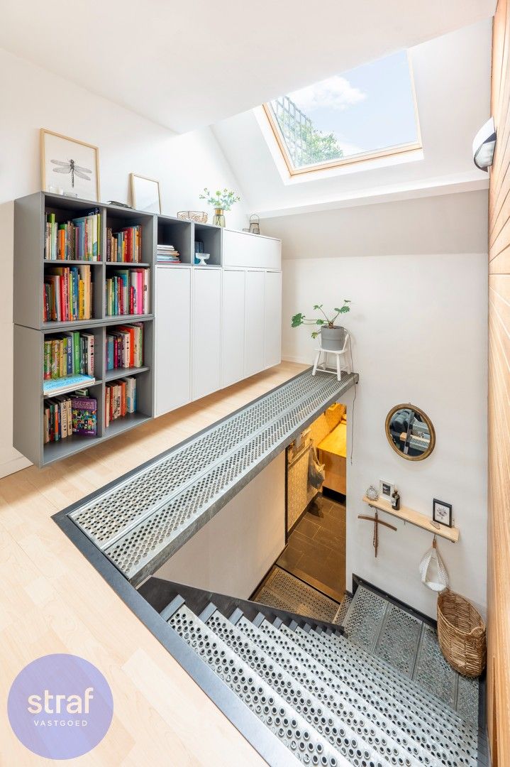 Twee terrassen, vier slaapkamers & tonnen karakter foto 13