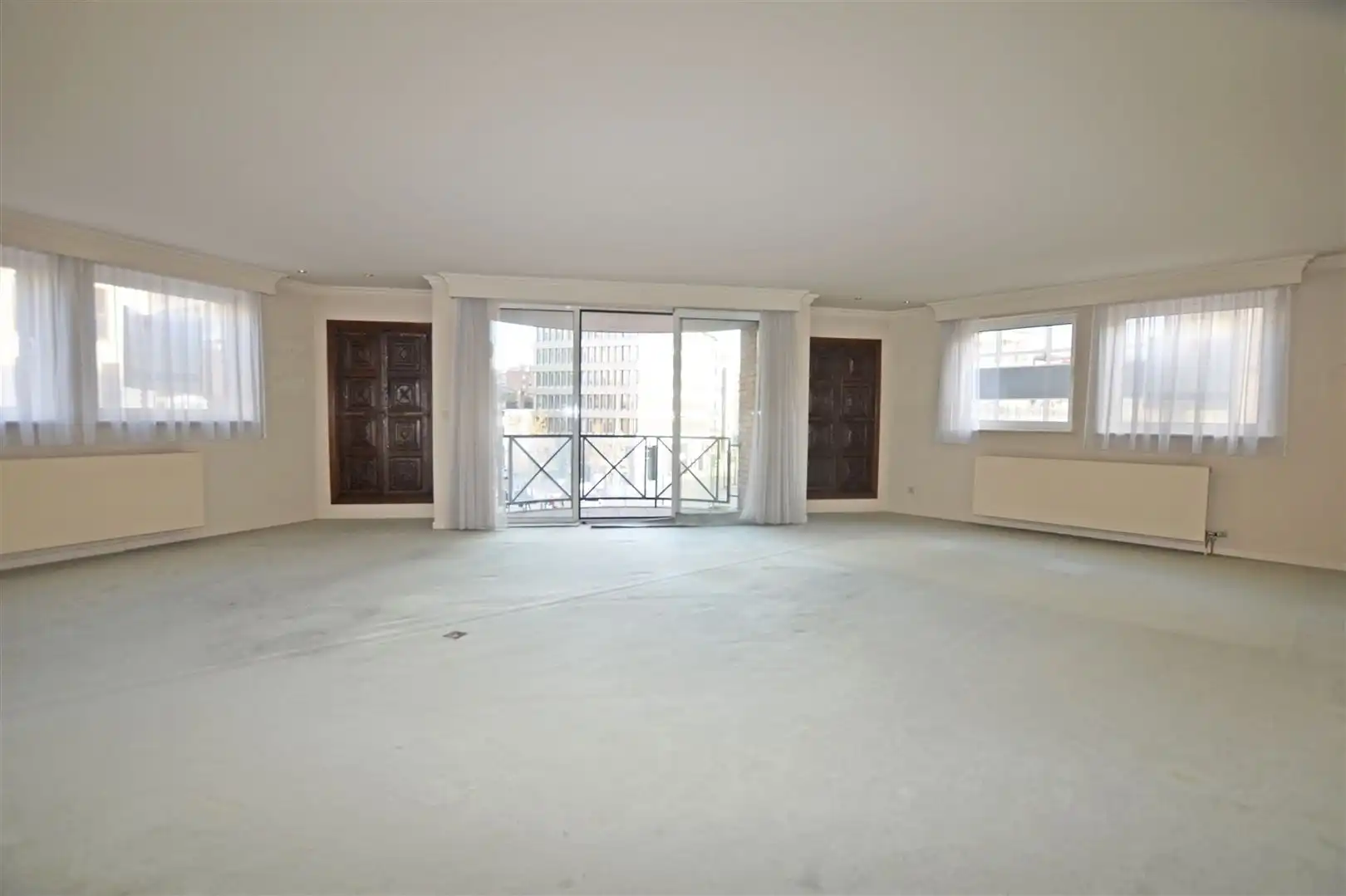 Ruim op te frissen appartement op wandelafstand van de stad foto 5