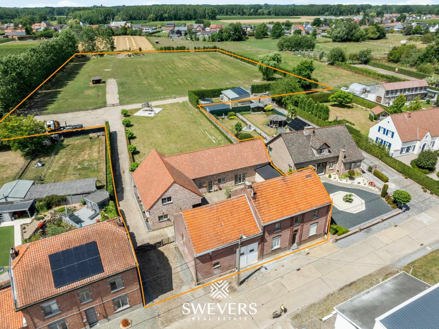 Hoofdfoto van de publicatie: Authentieke hoeve met casco uitbreiding op 2 ha