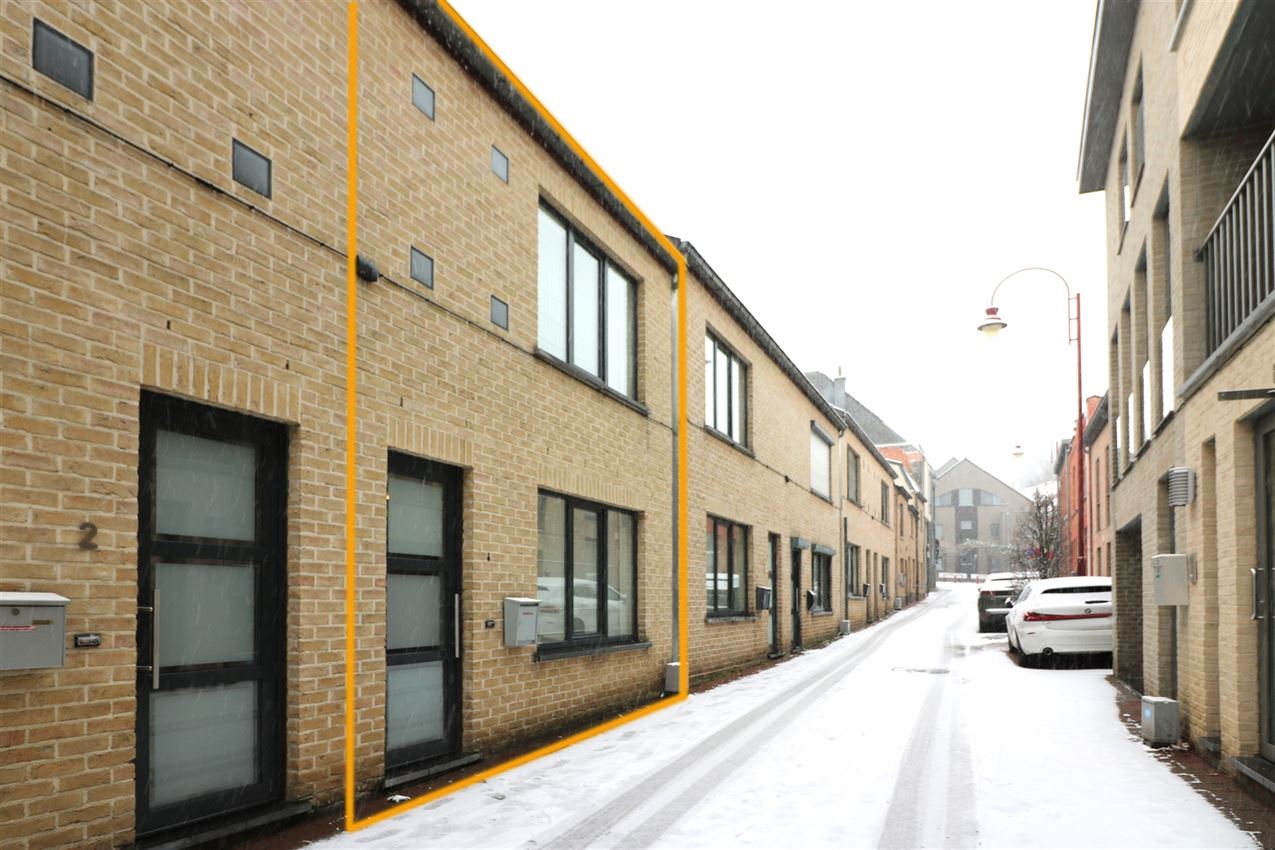 Centrale, zeer gezellige stadswoning met 2 slpk. en koer foto {{pictureIndex}}