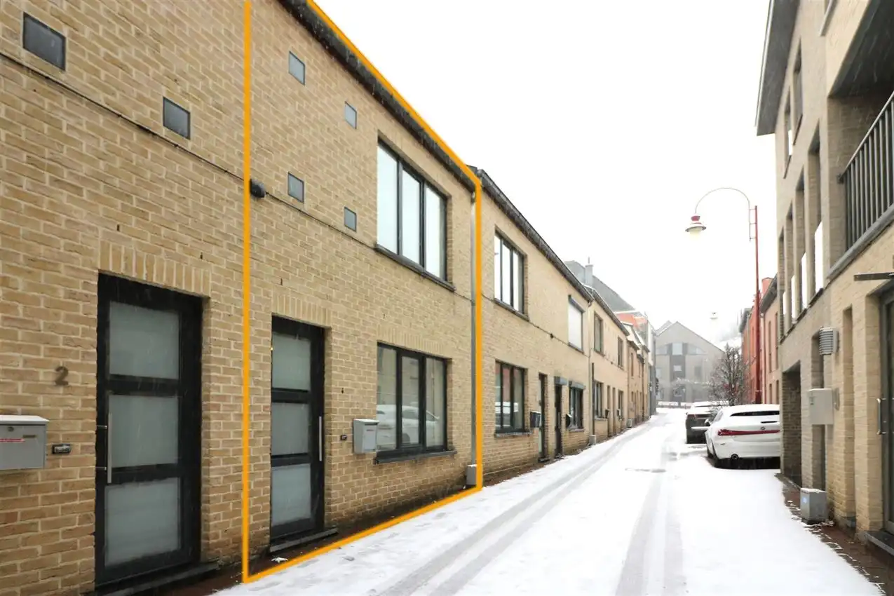 Centrale, zeer gezellige stadswoning met 2 slpk. en koer foto {{pictureIndex}}